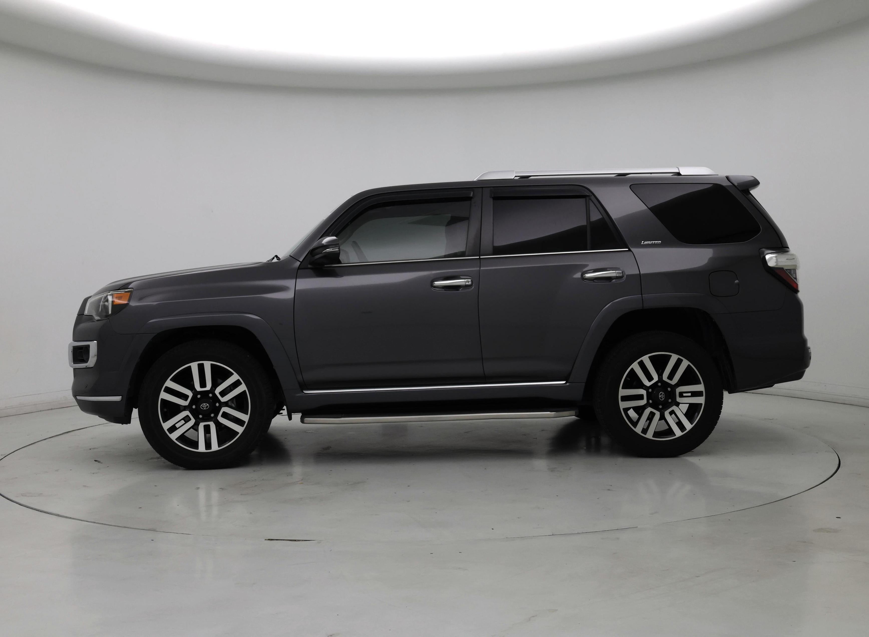 Thumbnail: 2016 Toyota 4Runner - 3