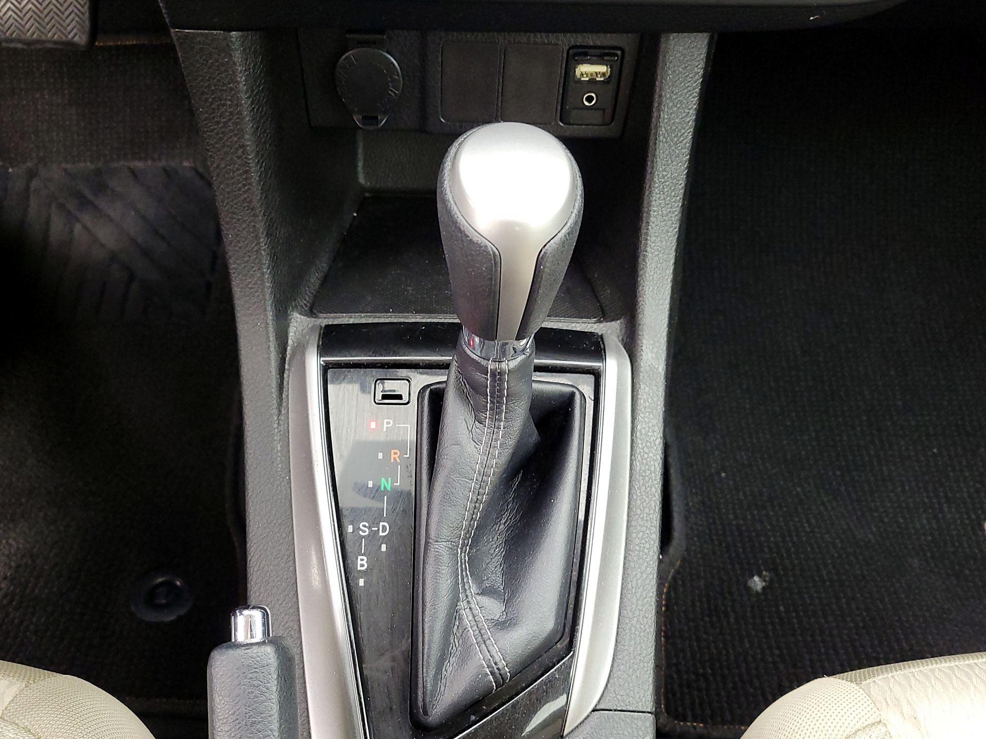 Thumbnail: 2015 Toyota Corolla - 17