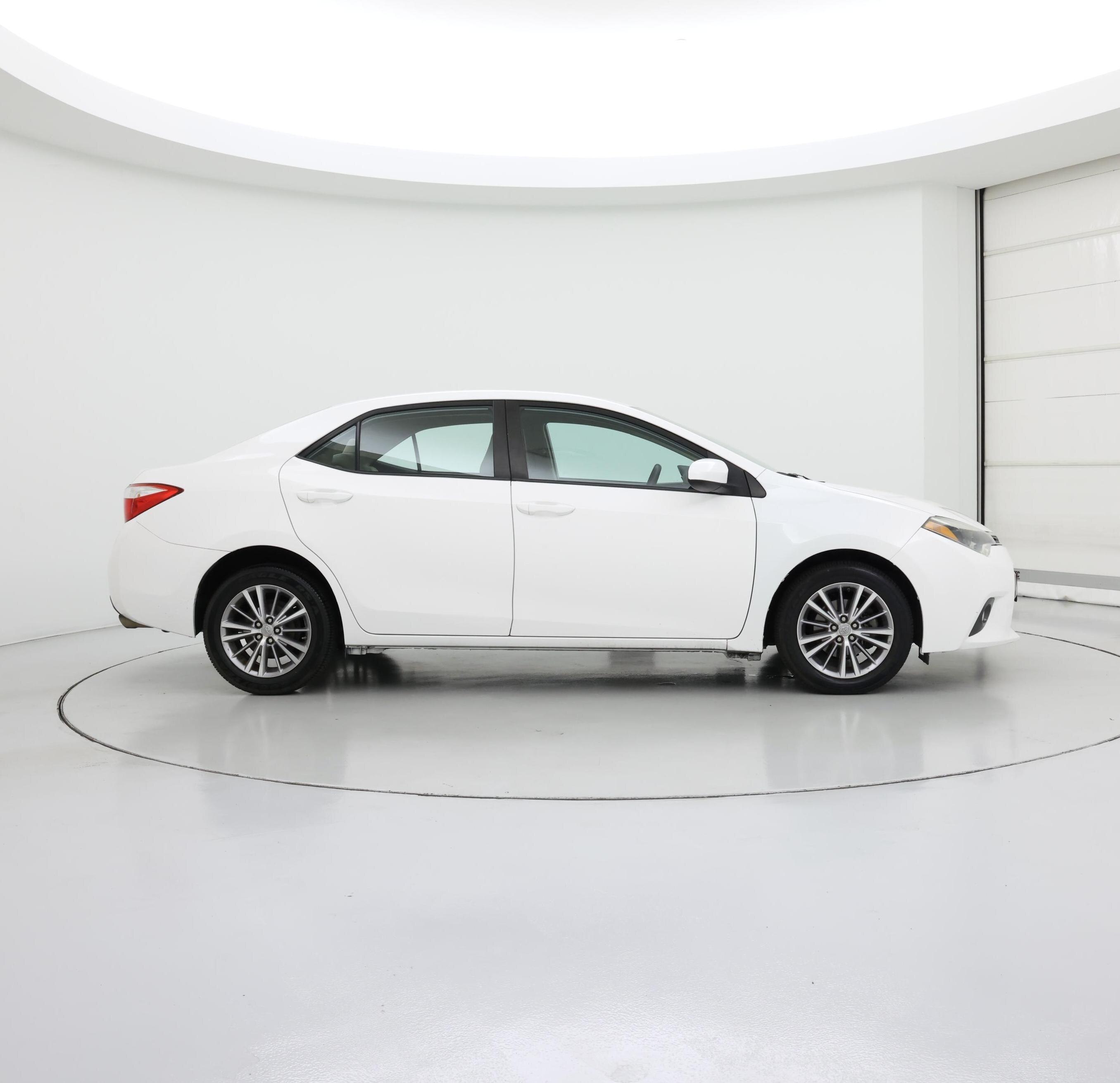 Thumbnail: 2015 Toyota Corolla - 7