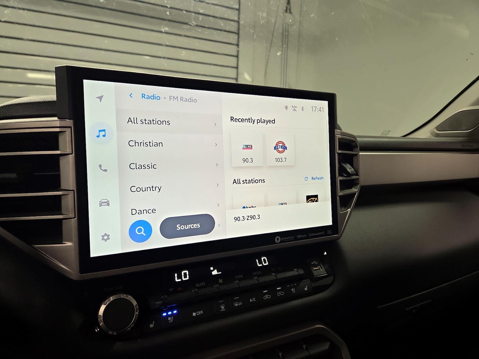 2023 Toyota Tundra Limited - Photo 14