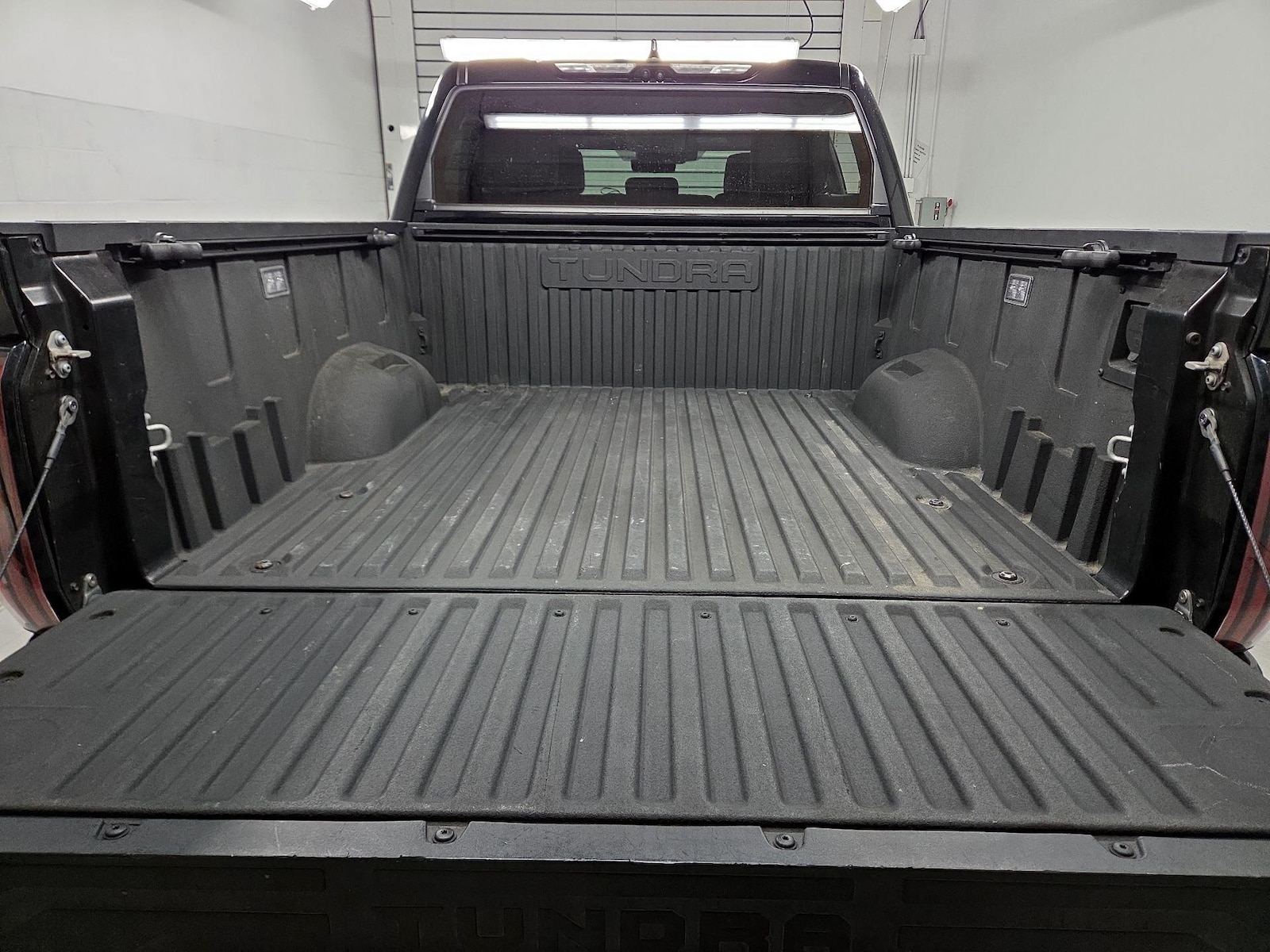 2023 Toyota Tundra Limited - Photo 17