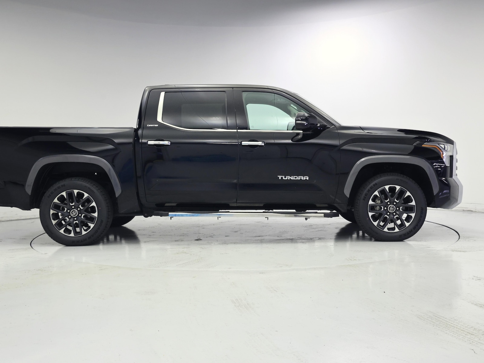 2023 Toyota Tundra Limited - Photo 8