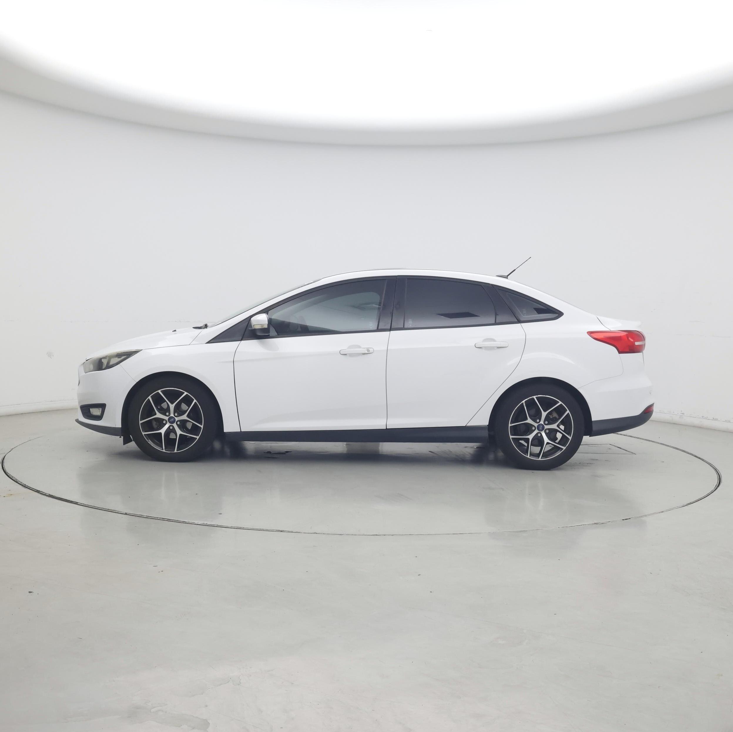 Thumbnail: 2017 Ford Focus - 3
