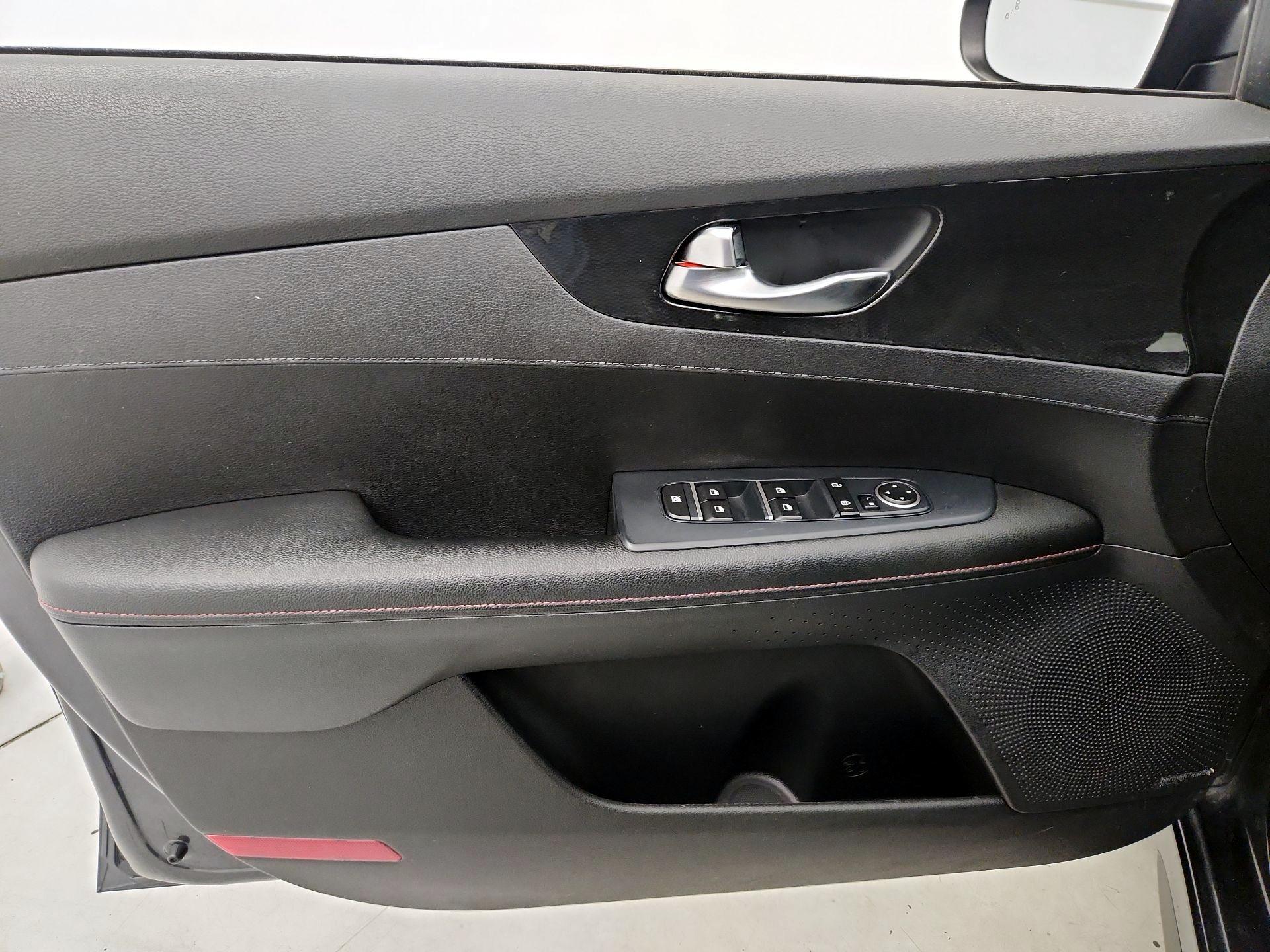 Thumbnail: 2021 Kia Forte - 12