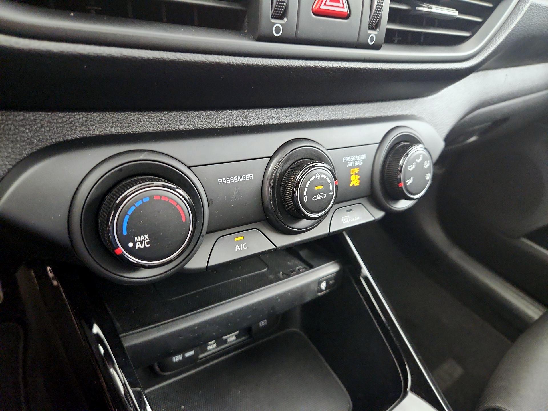 Thumbnail: 2021 Kia Forte - 16