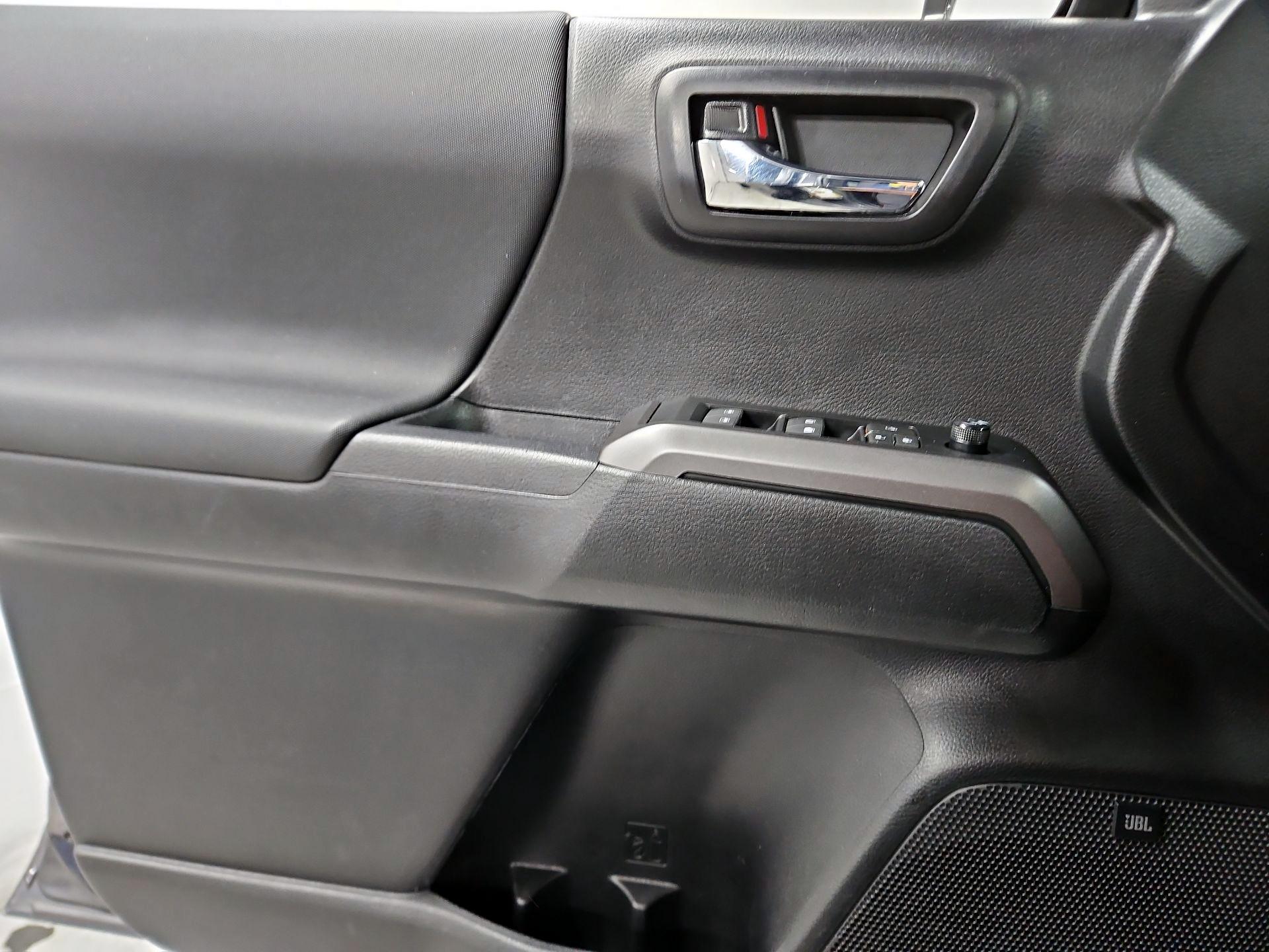 Thumbnail: 2021 Toyota Tacoma - 12