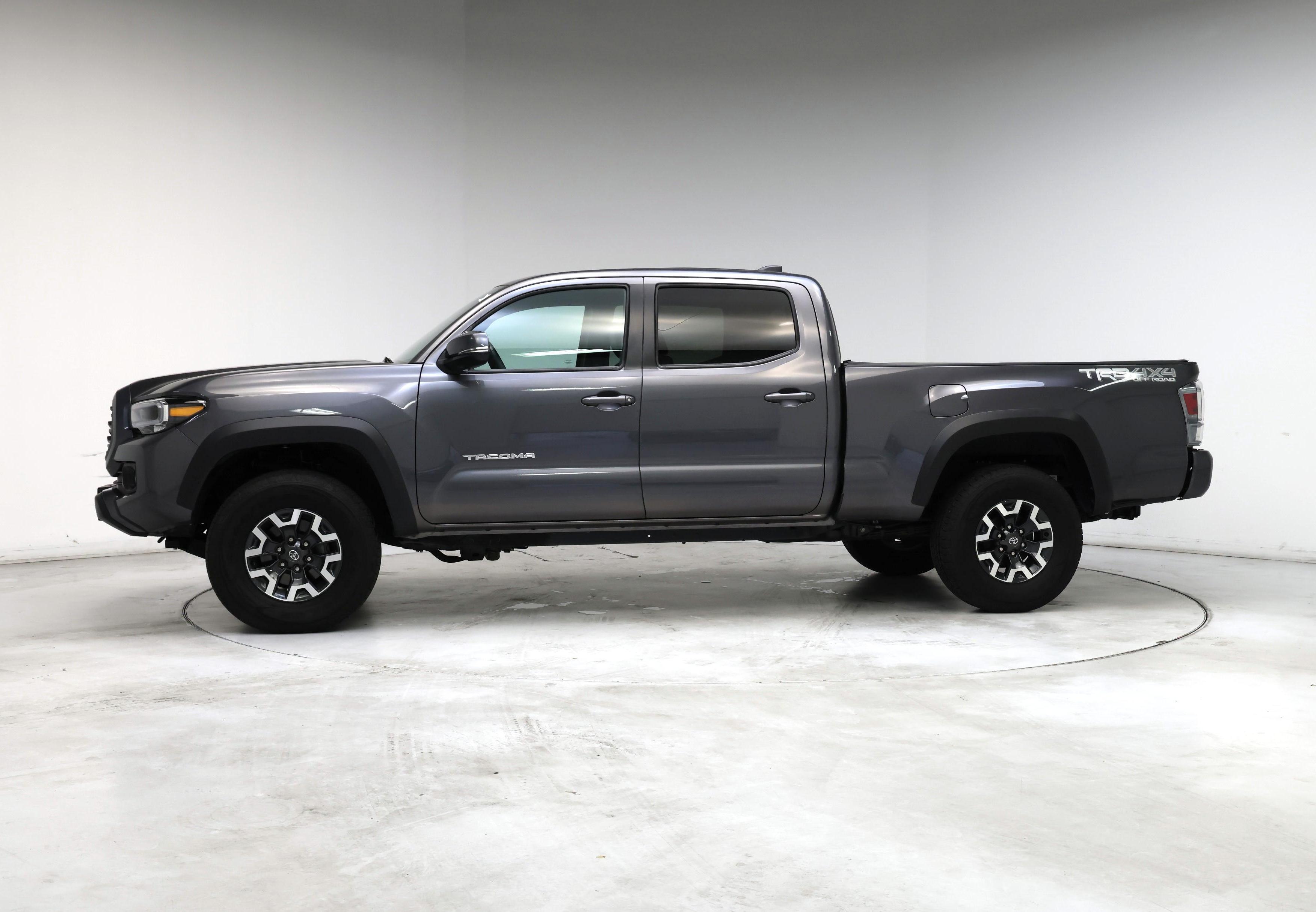Thumbnail: 2021 Toyota Tacoma - 3