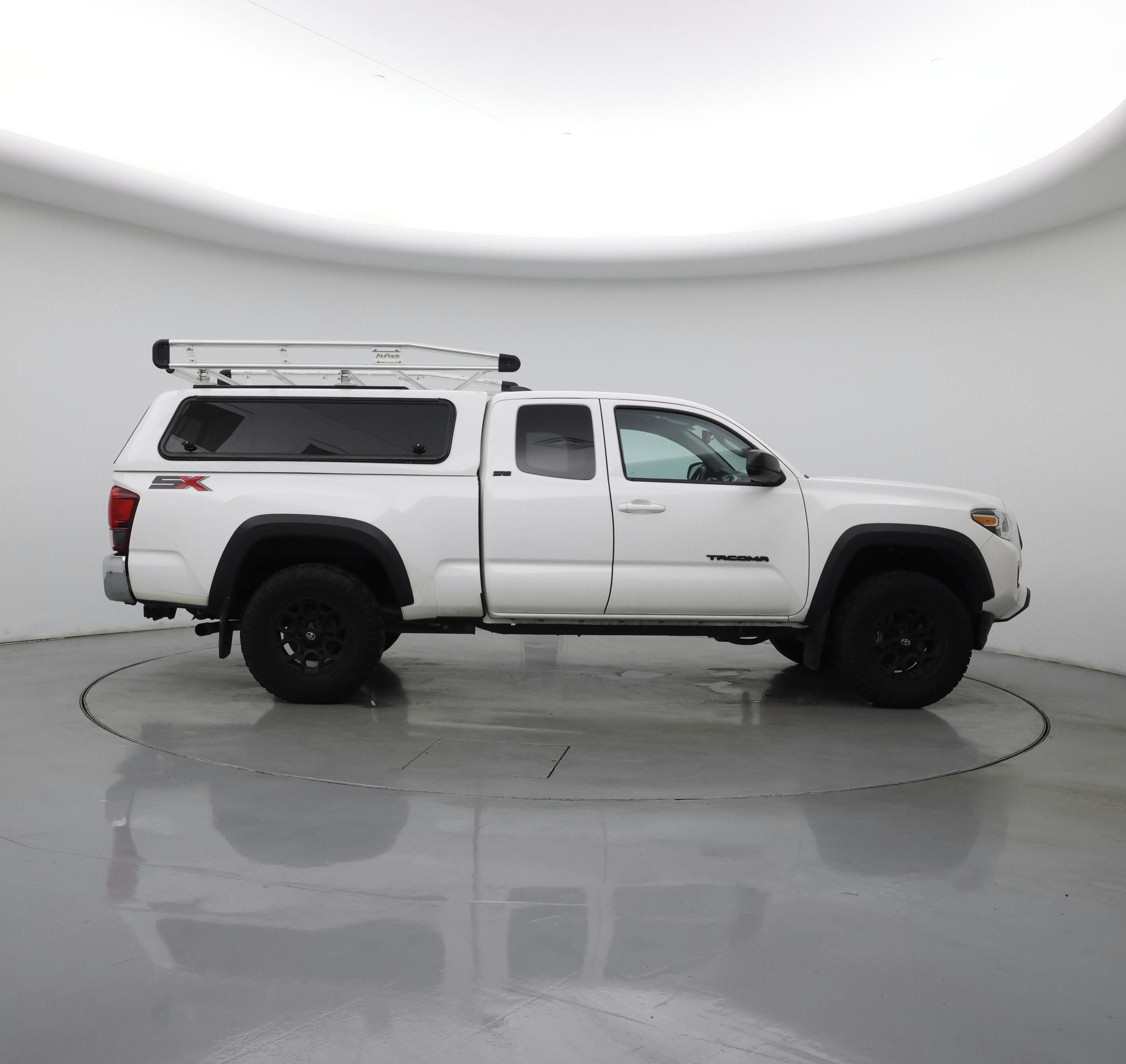 Thumbnail: 2023 Toyota Tacoma - 7