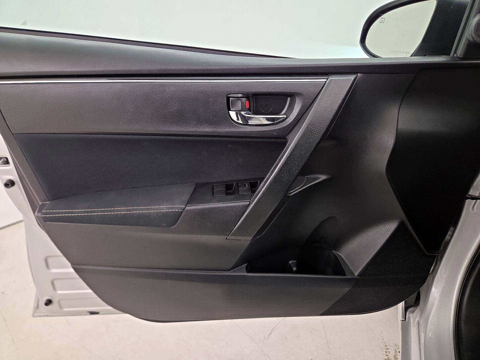 Thumbnail: 2018 Toyota Corolla - 12