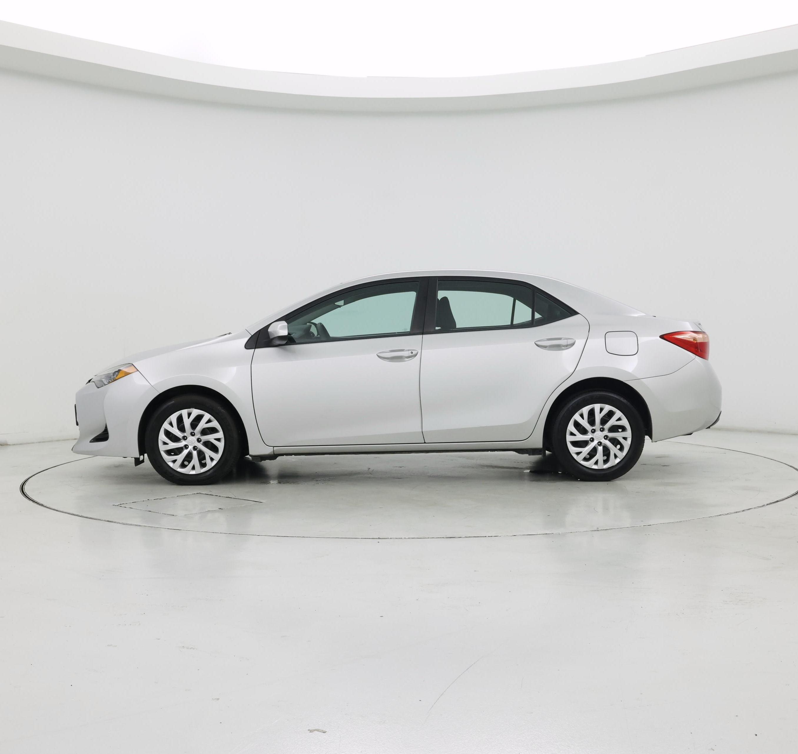 Thumbnail: 2018 Toyota Corolla - 3