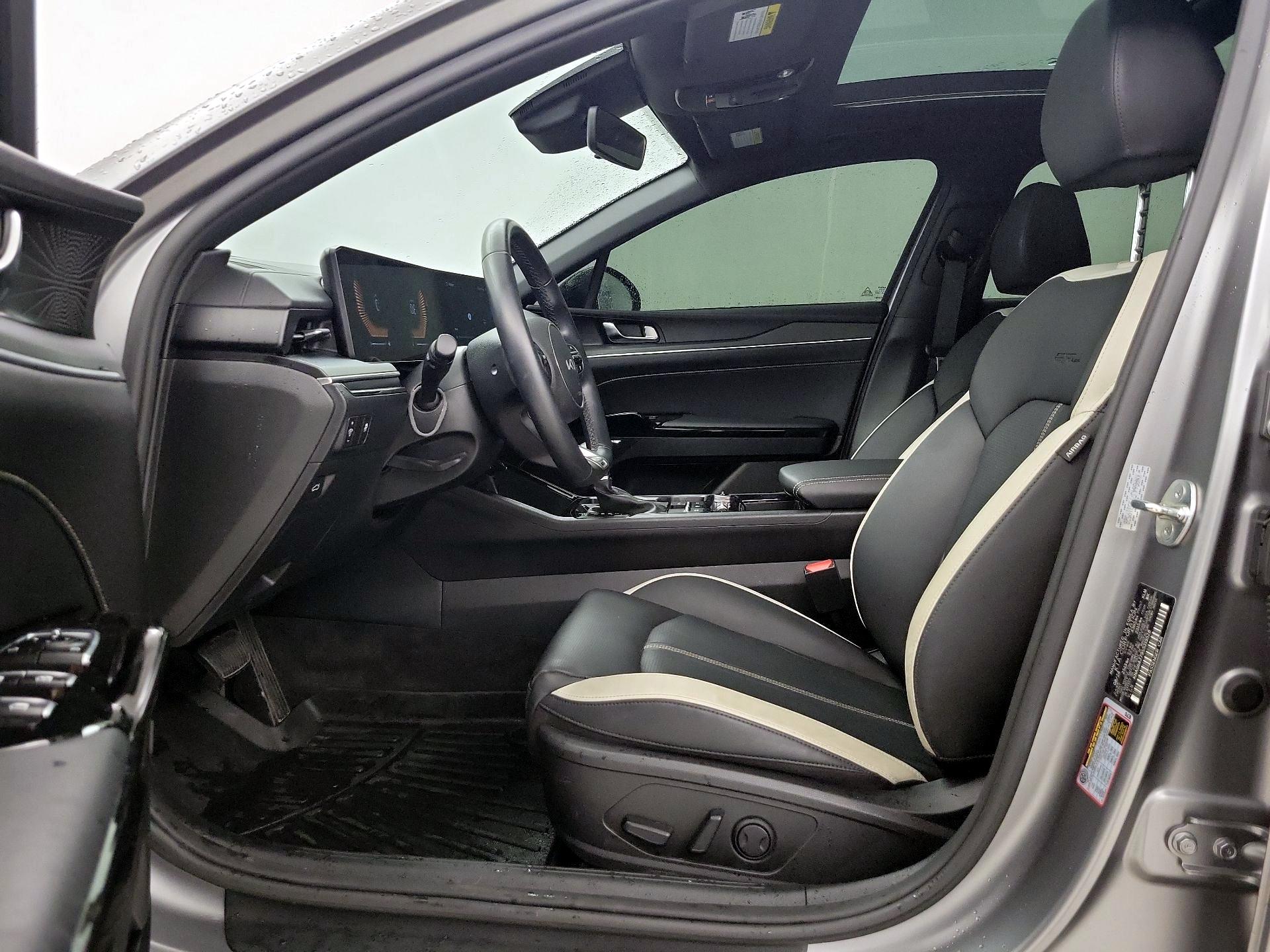 Thumbnail: 2025 Kia K5 - 11