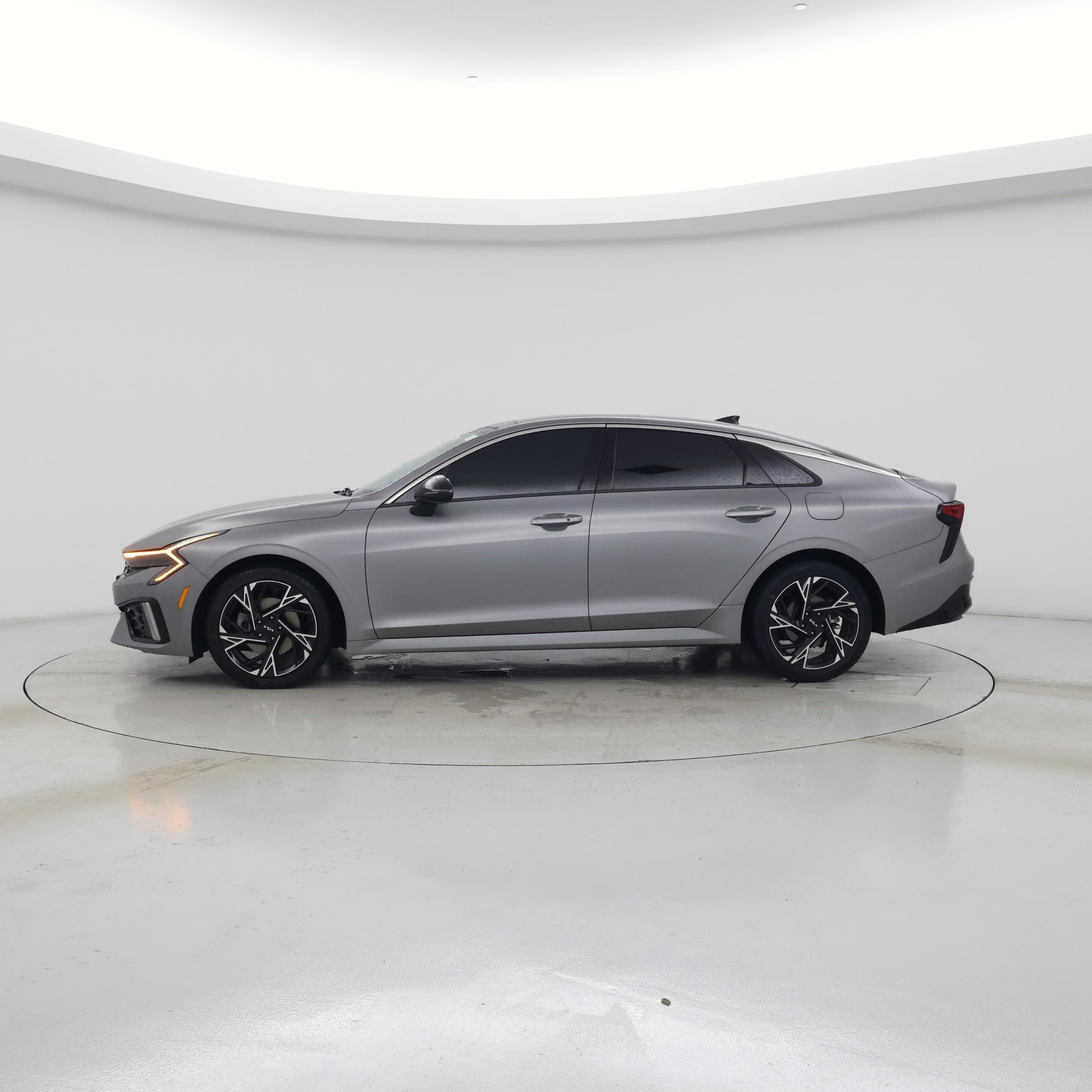 Thumbnail: 2025 Kia K5 - 3