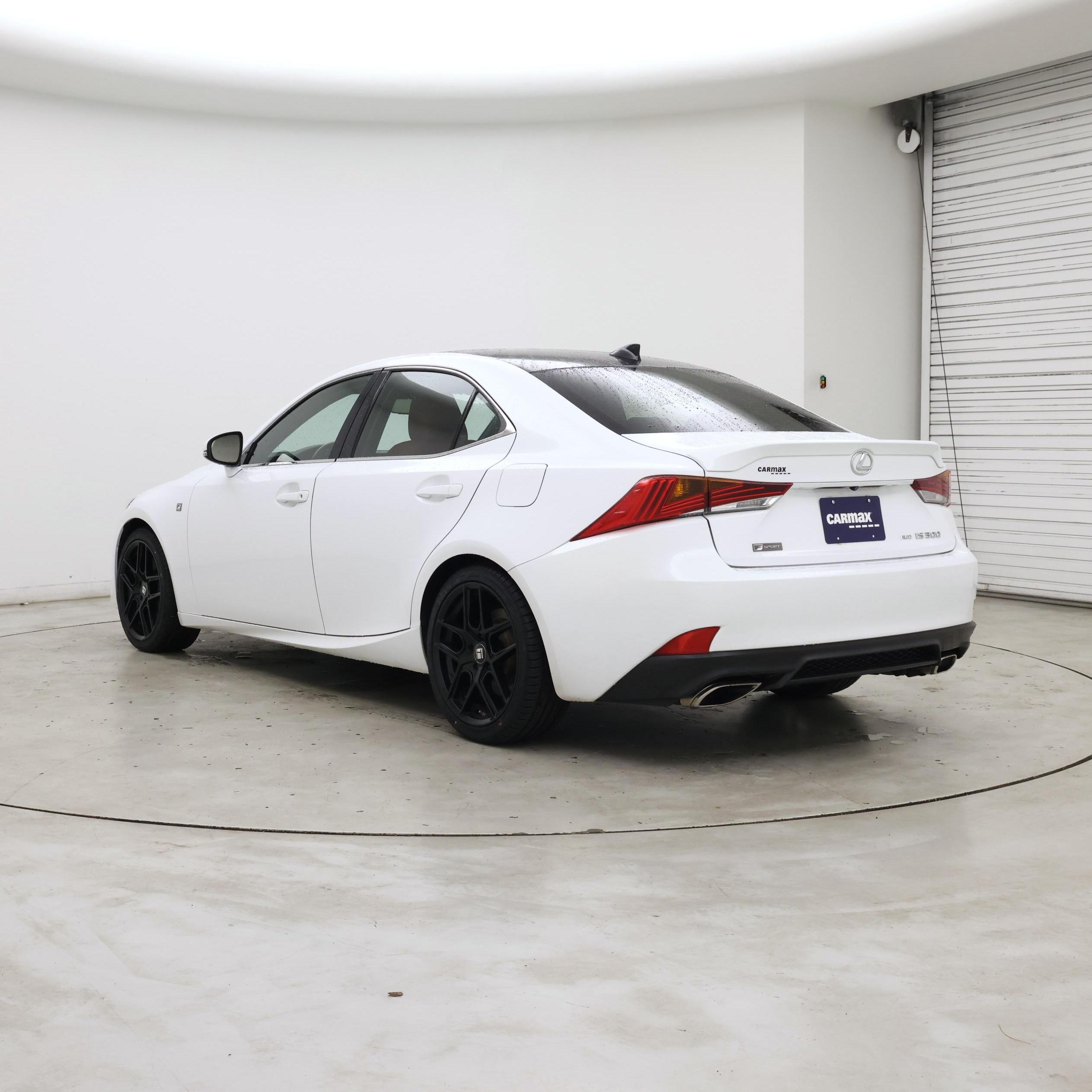 Thumbnail: 2017 Lexus IS - 2