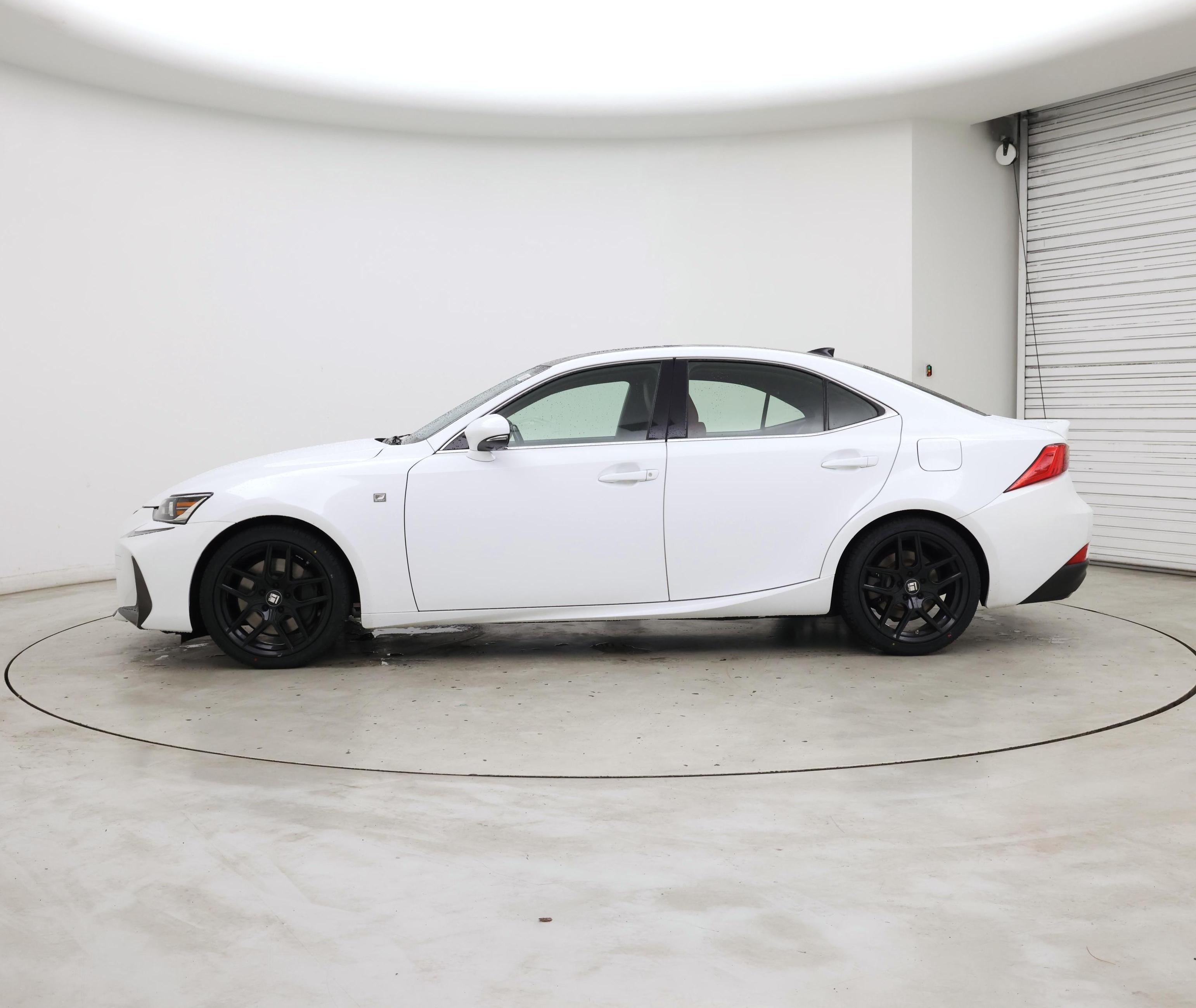 Thumbnail: 2017 Lexus IS - 3