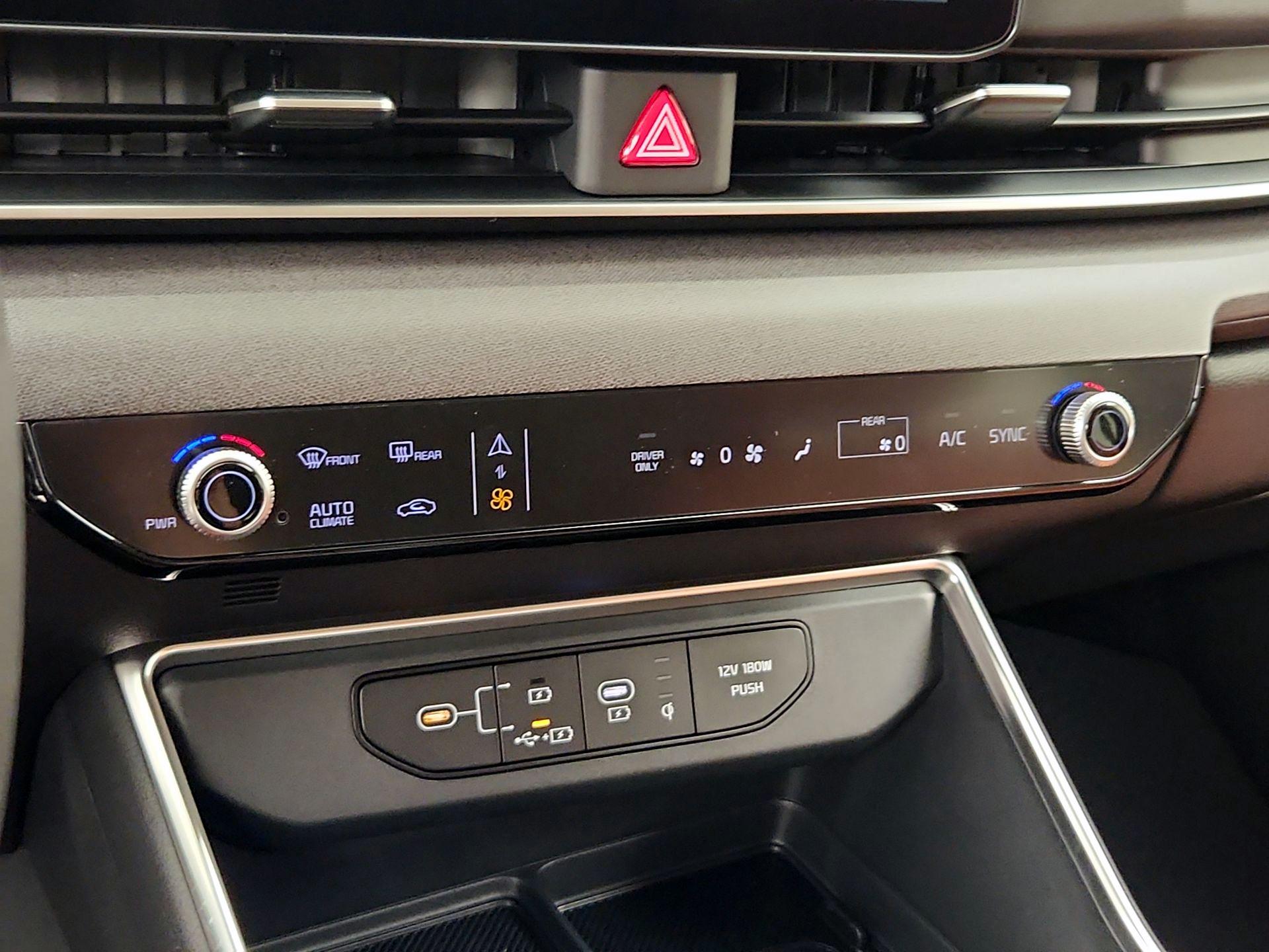 Thumbnail: 2026 Kia Carnival - 17