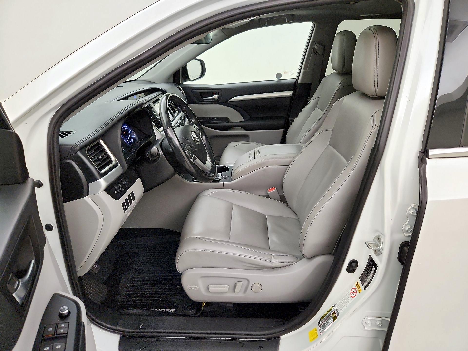 Thumbnail: 2019 Toyota Highlander - 11