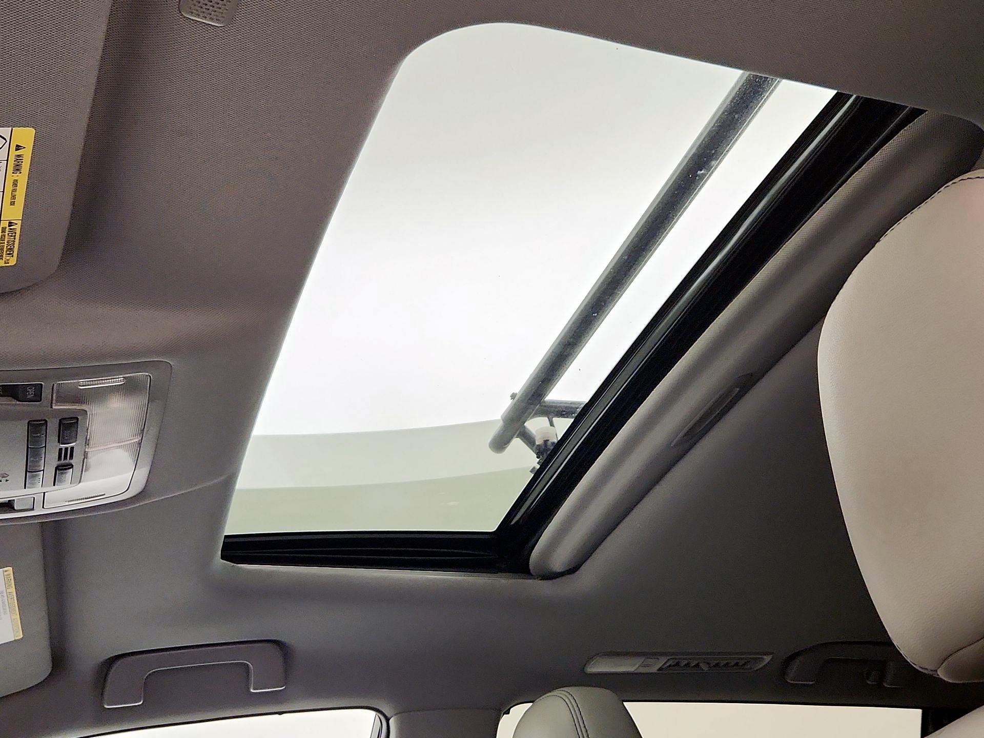 Thumbnail: 2019 Toyota Highlander - 20