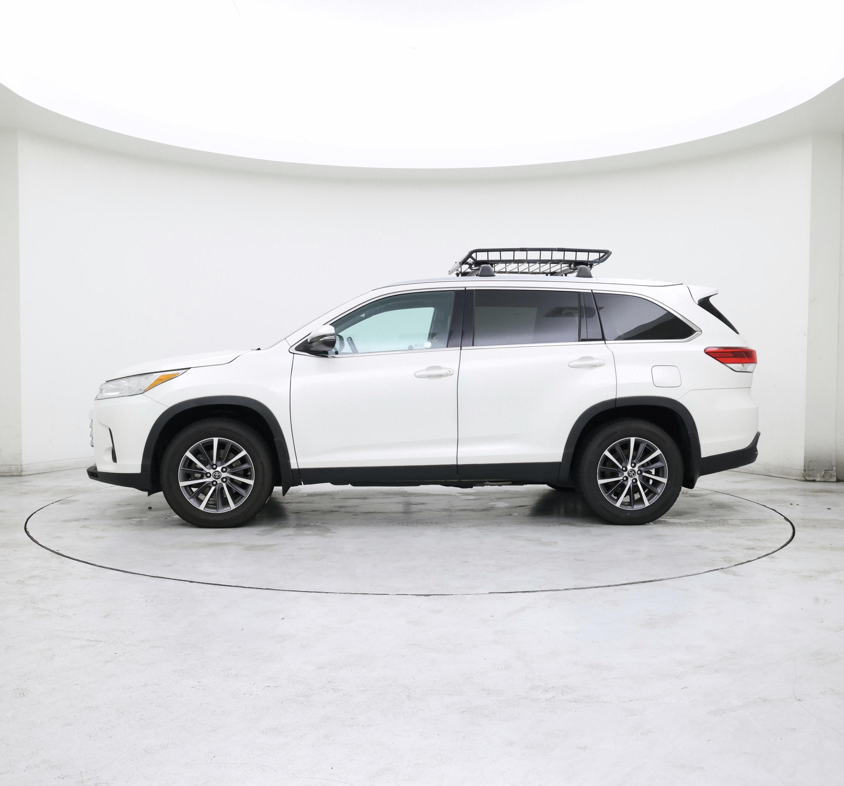 Thumbnail: 2019 Toyota Highlander - 3