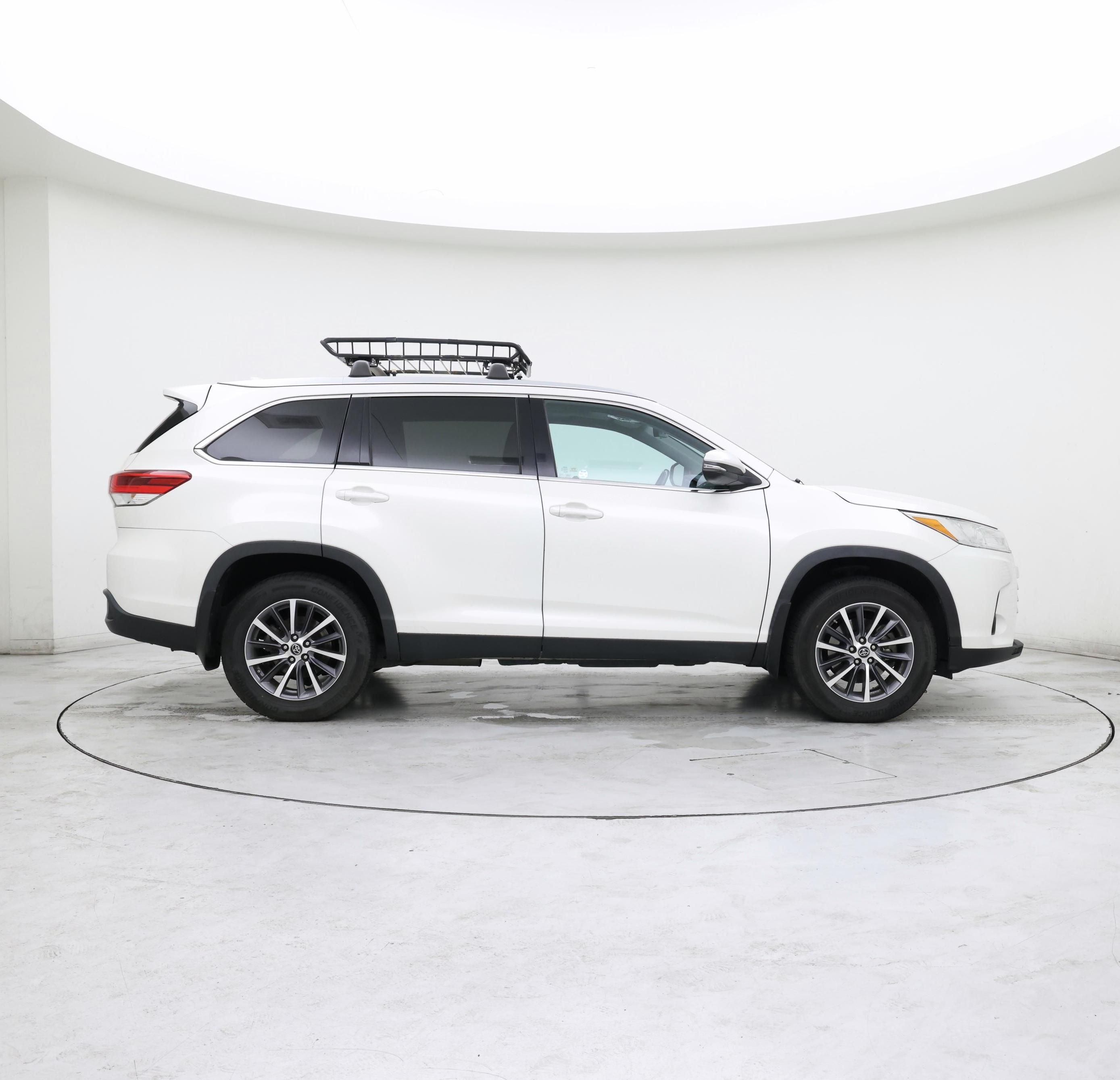 Thumbnail: 2019 Toyota Highlander - 7