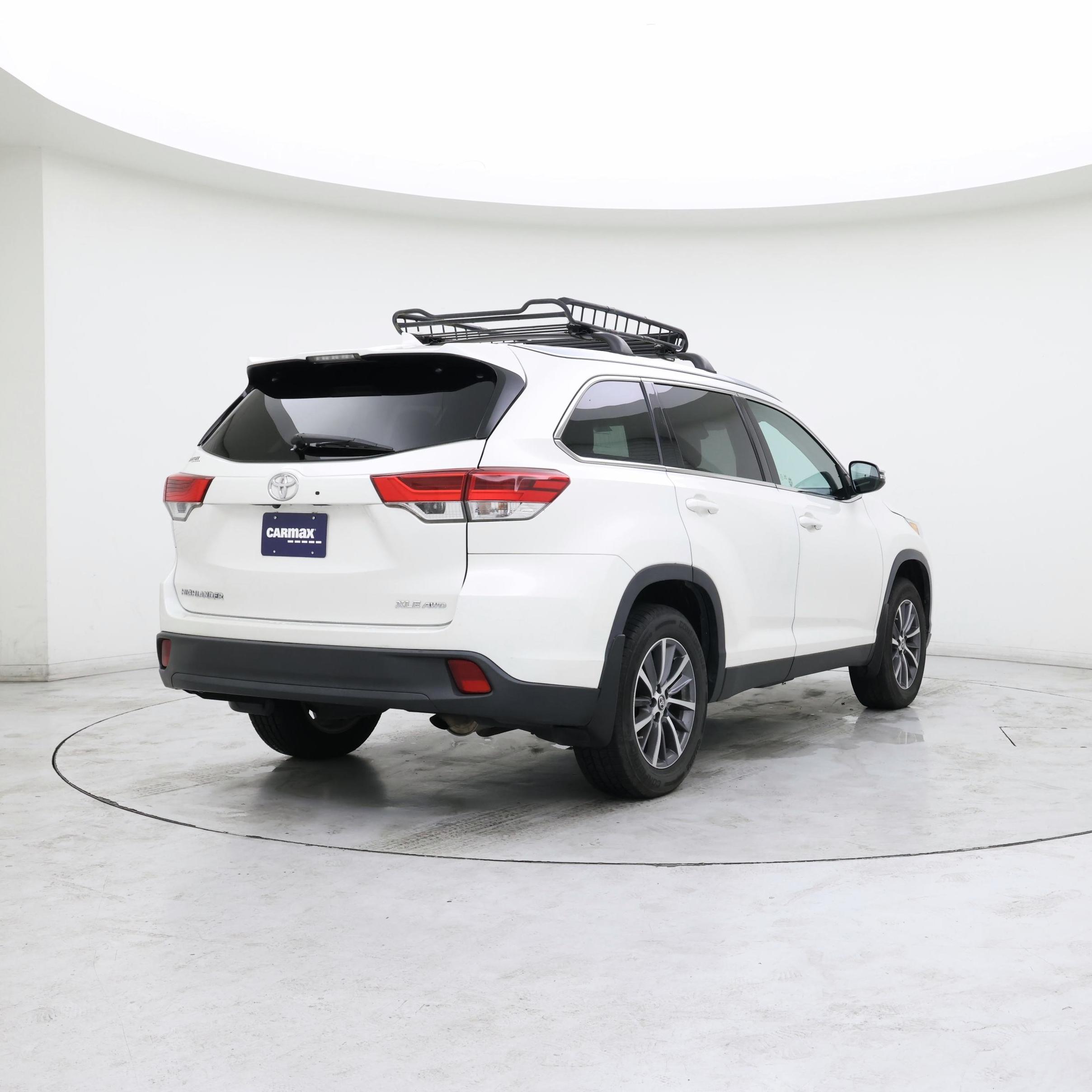 Thumbnail: 2019 Toyota Highlander - 8