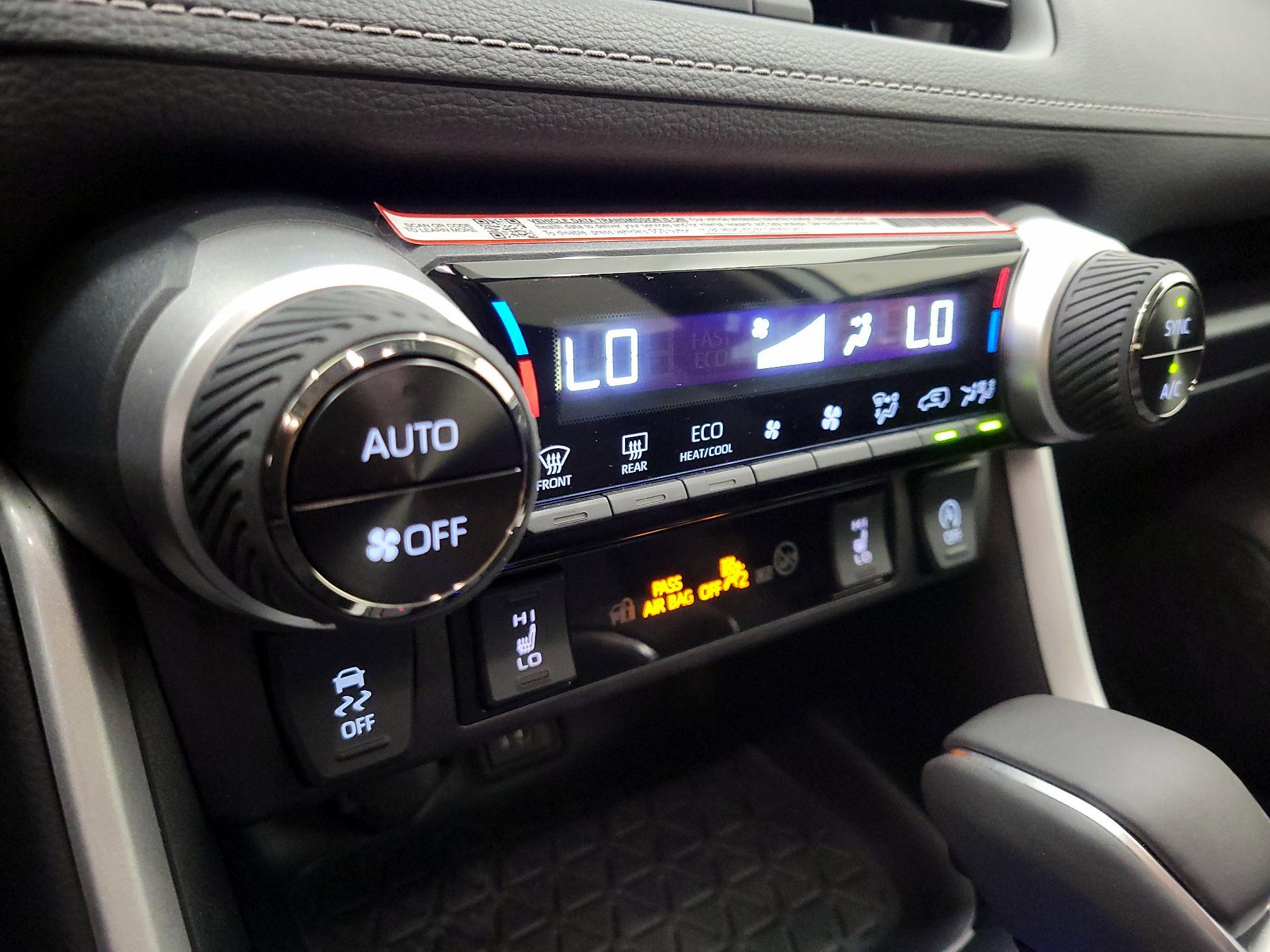 Thumbnail: 2025 Toyota RAV4 - 16