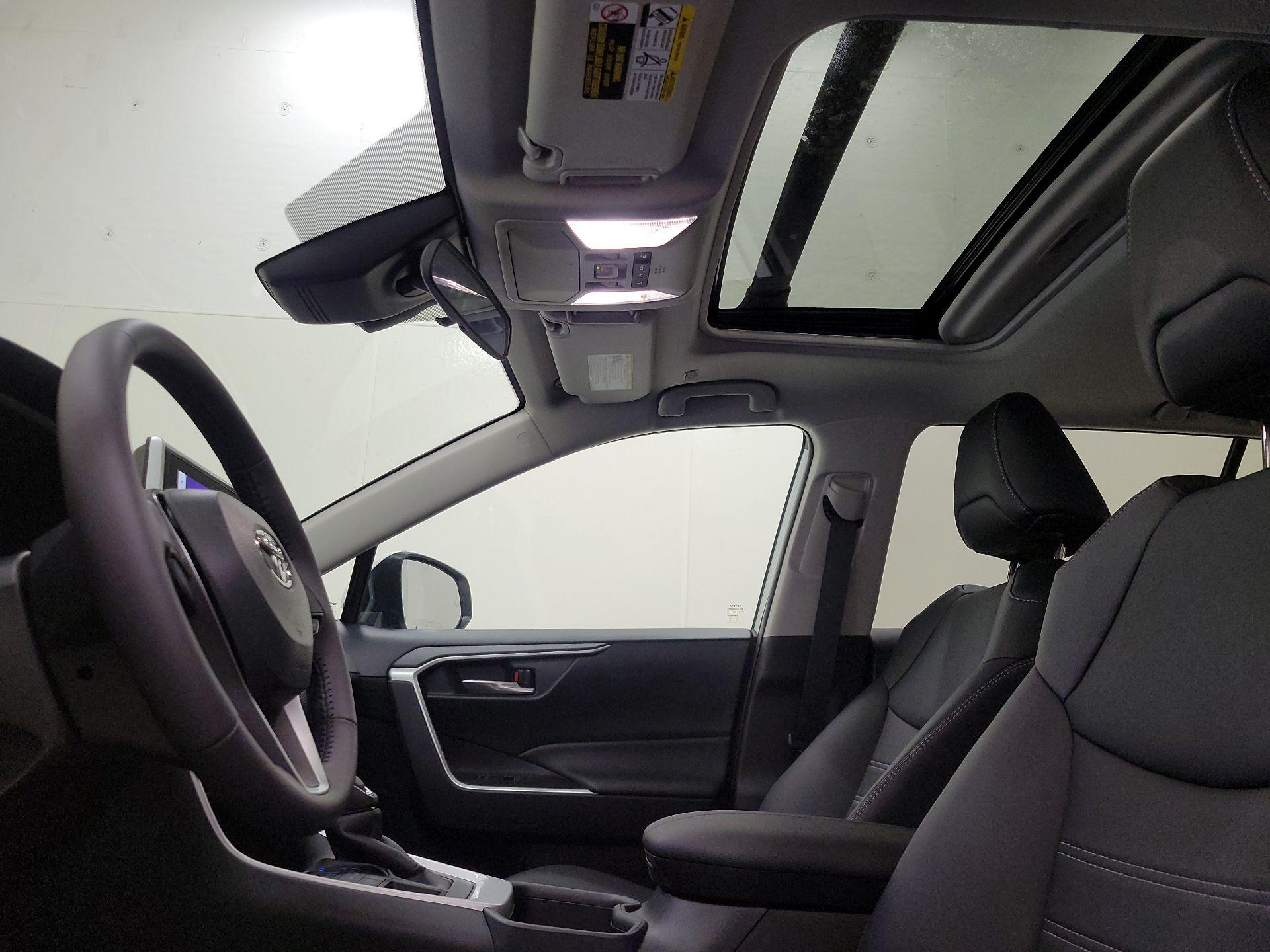 Thumbnail: 2025 Toyota RAV4 - 19