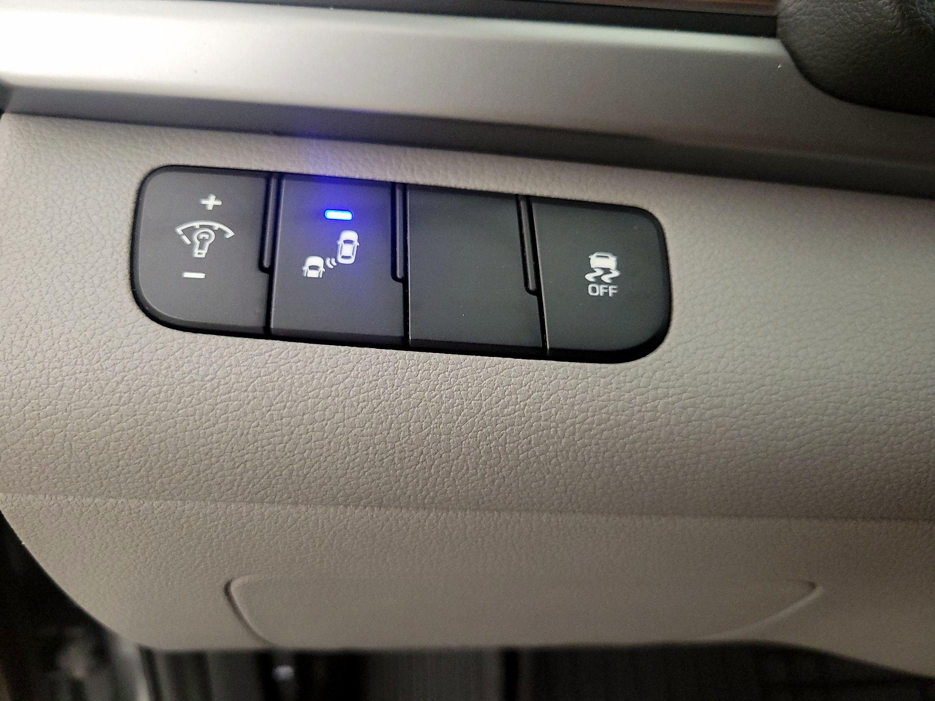 Thumbnail: 2018 Hyundai Elantra - 13