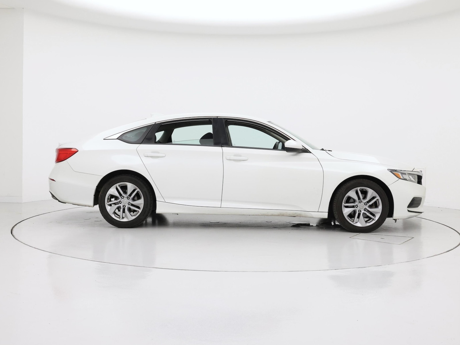 2018 Honda Accord LX - Photo 8