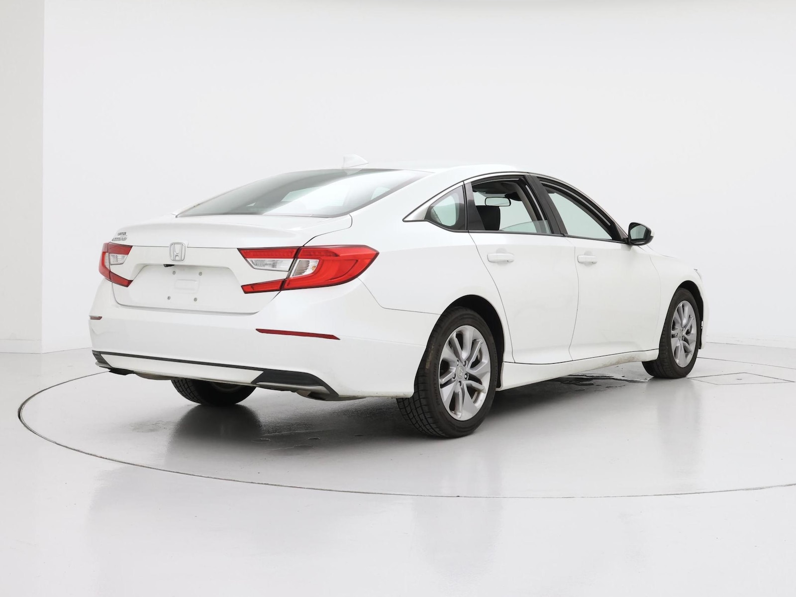 2018 Honda Accord LX - Photo 9