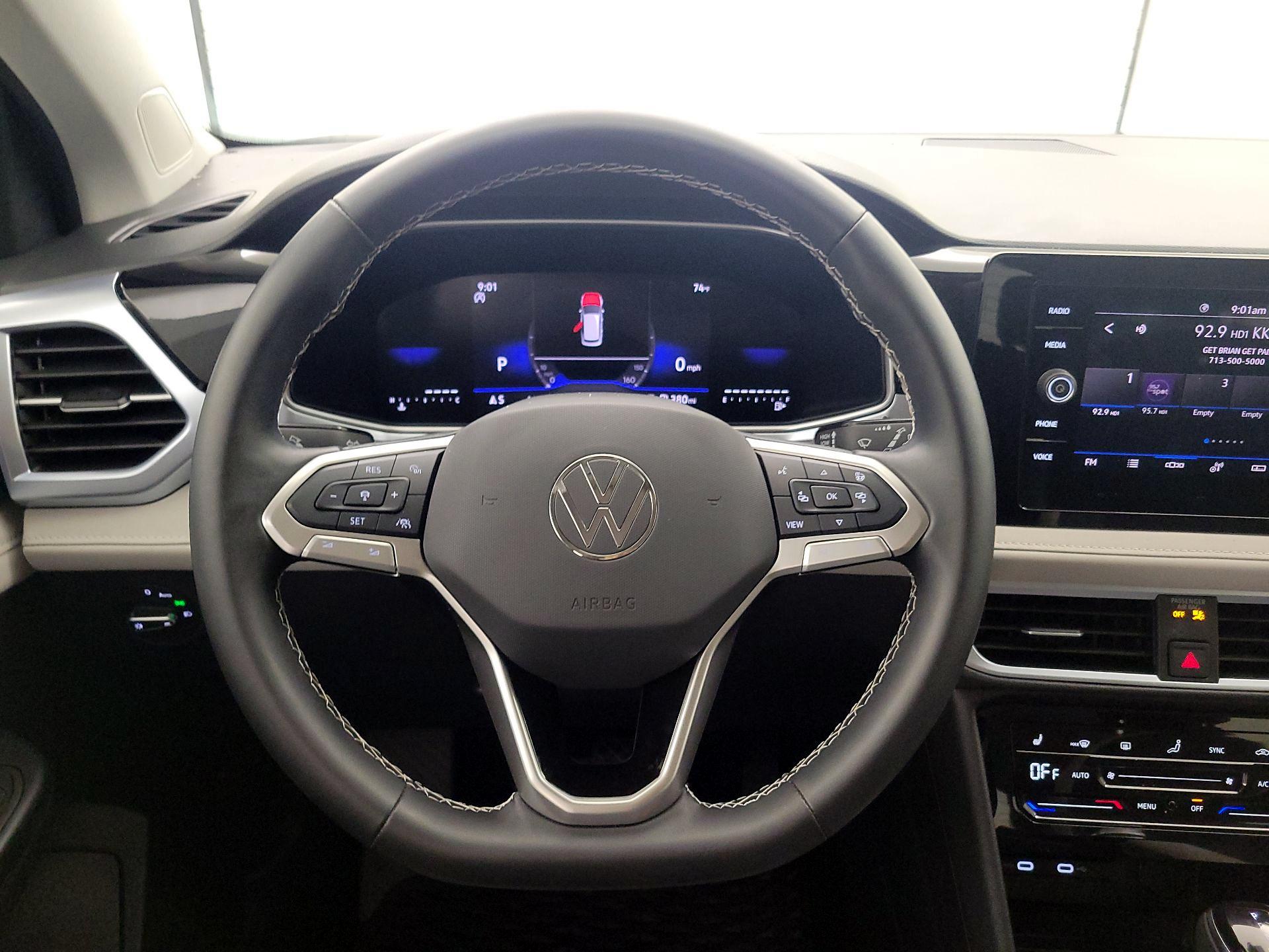 Thumbnail: 2025 Volkswagen Taos - 10