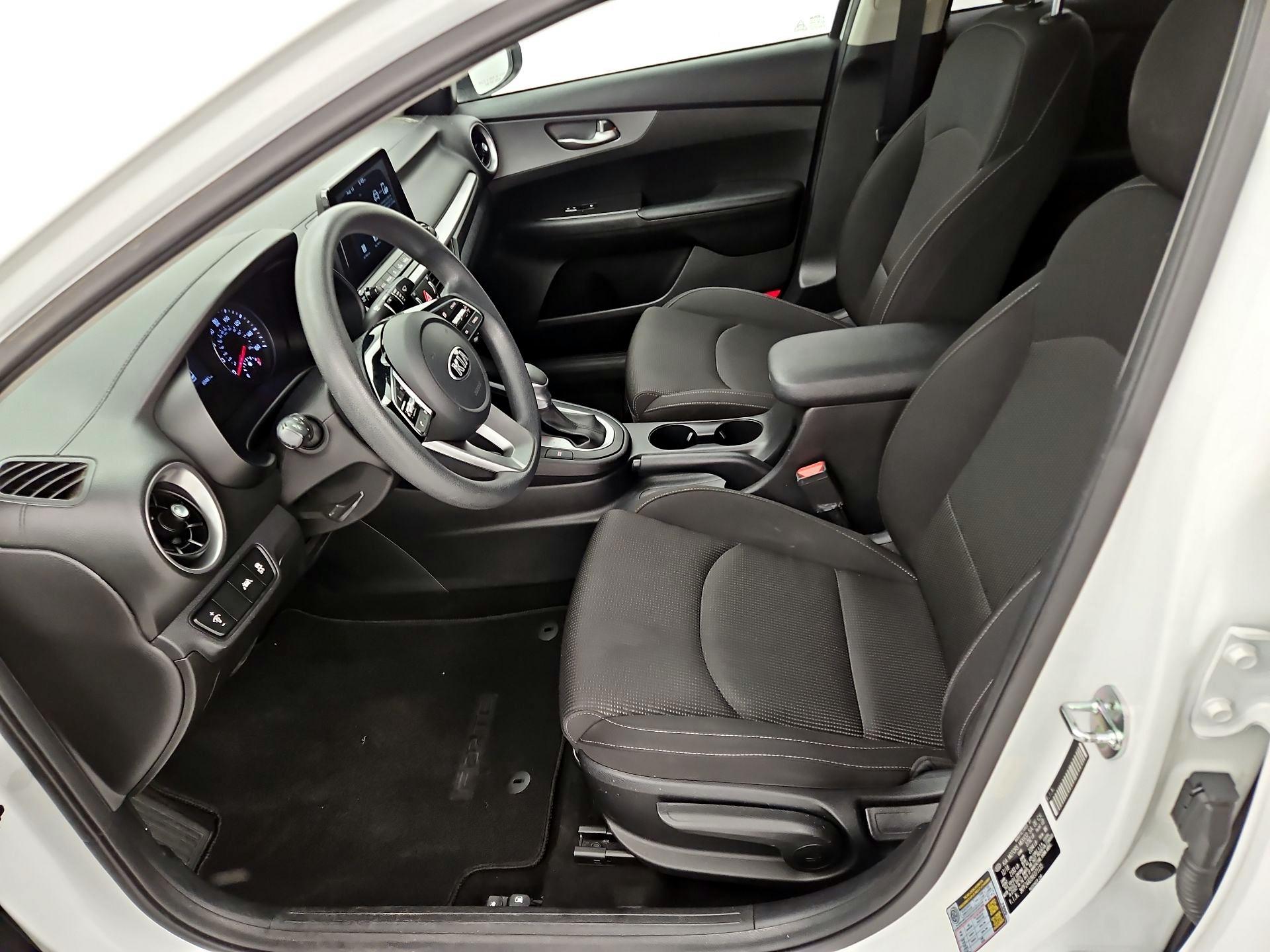 Thumbnail: 2019 Kia Forte - 11