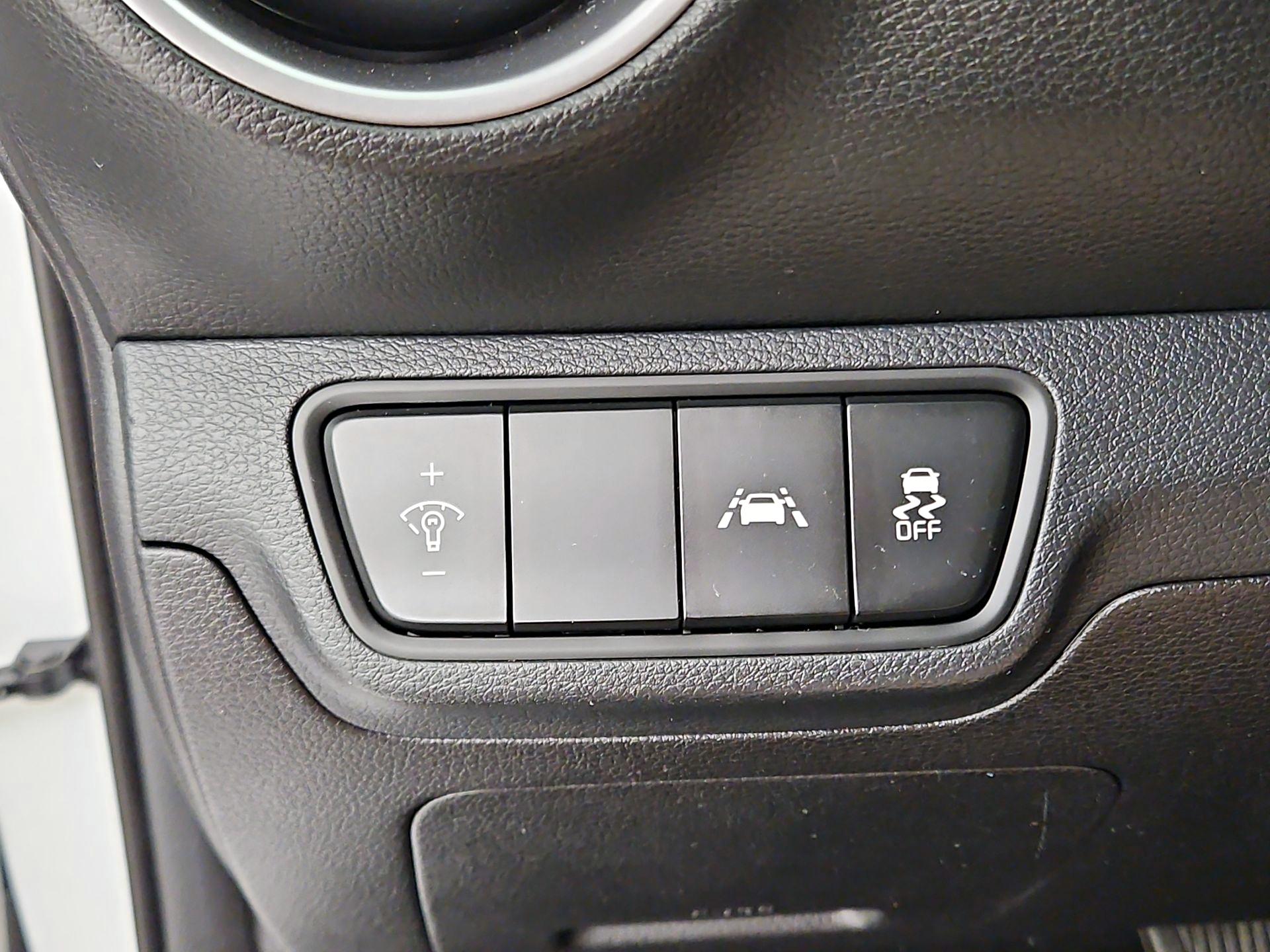 Thumbnail: 2019 Kia Forte - 13