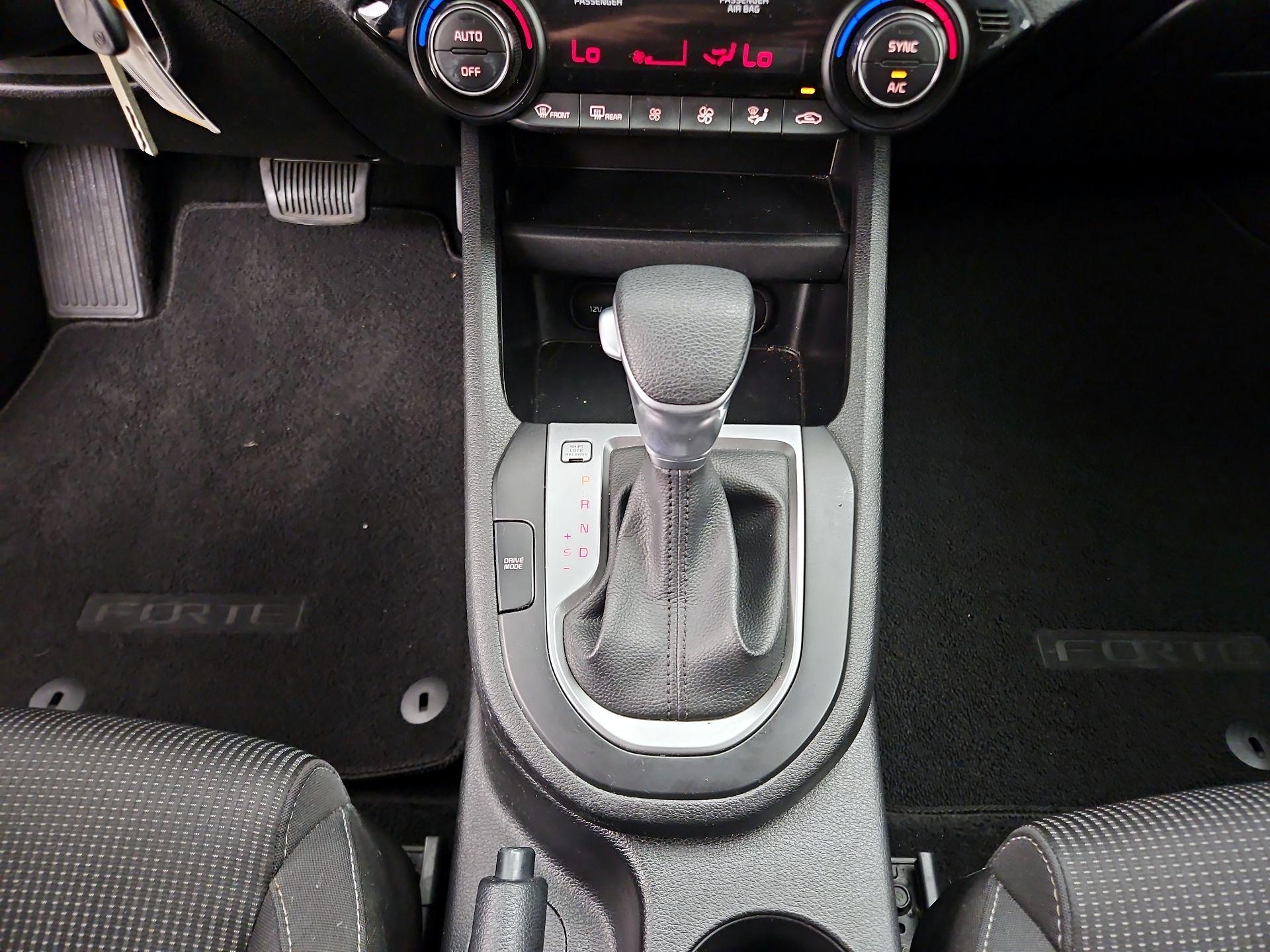 Thumbnail: 2019 Kia Forte - 17