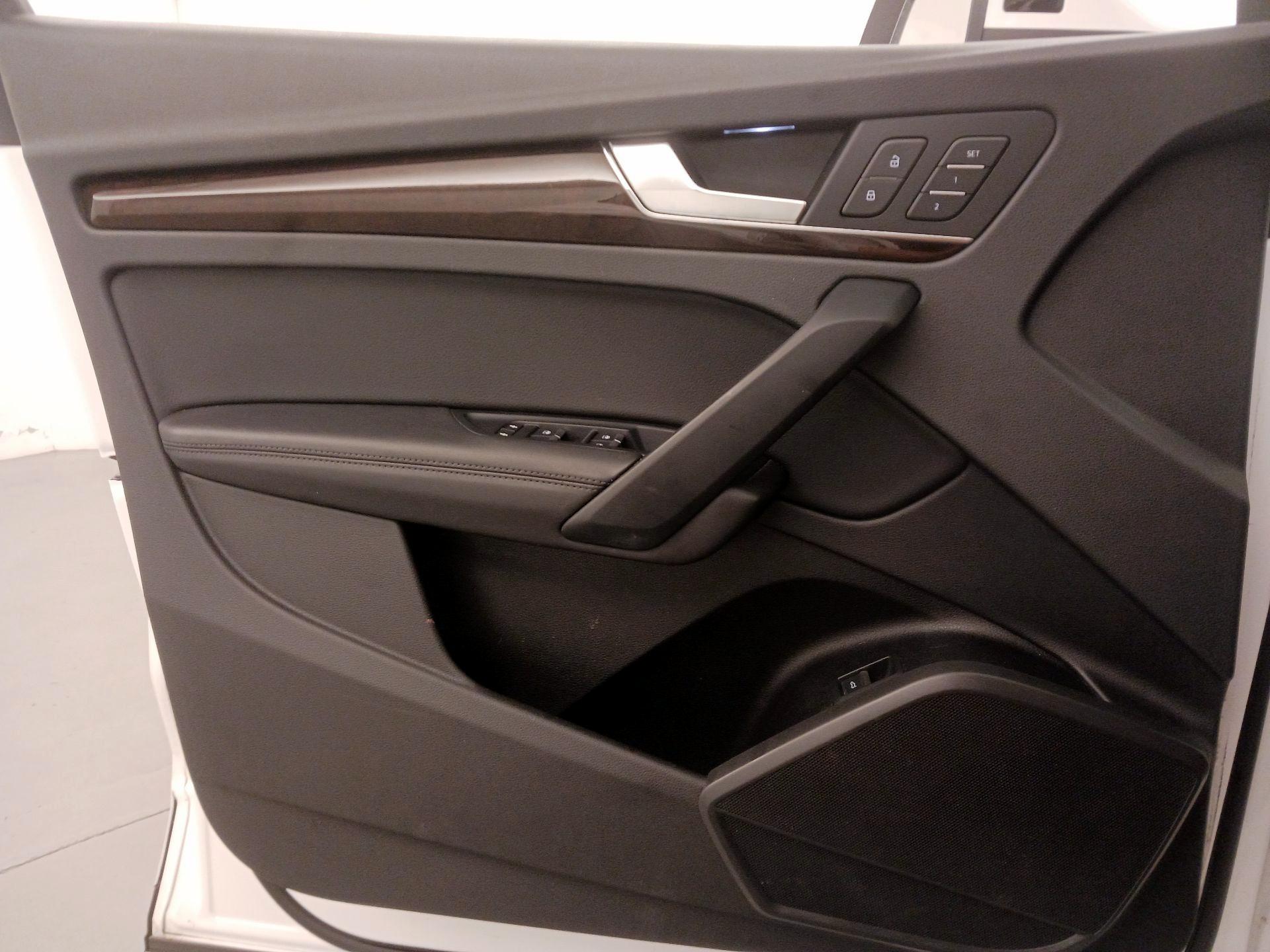 Thumbnail: 2019 Audi Q5 - 12