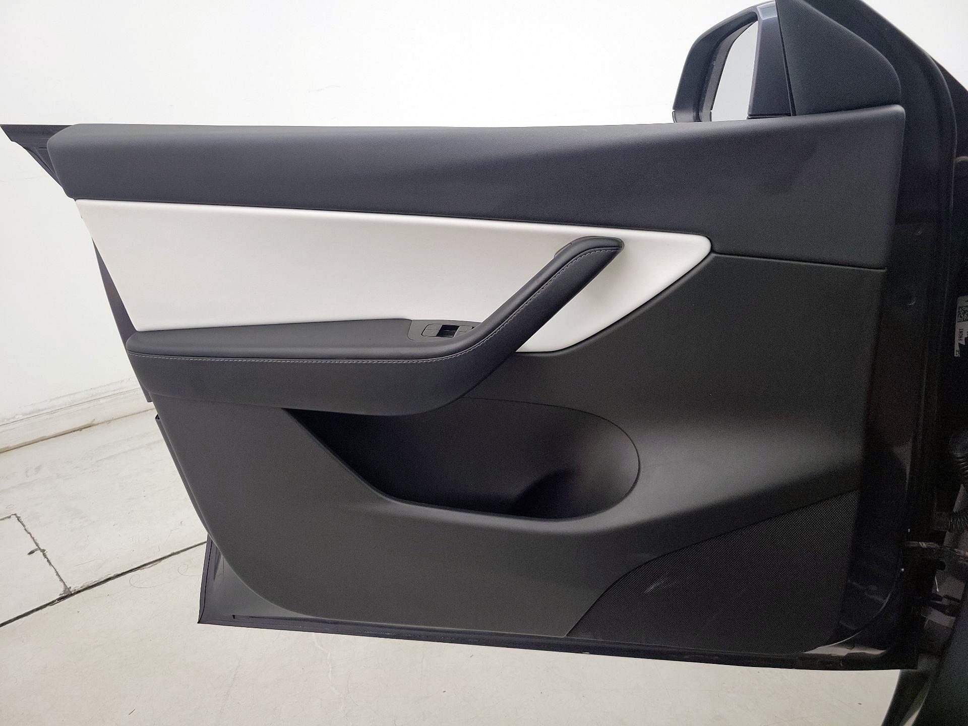 Thumbnail: 2020 Tesla Model Y - 12