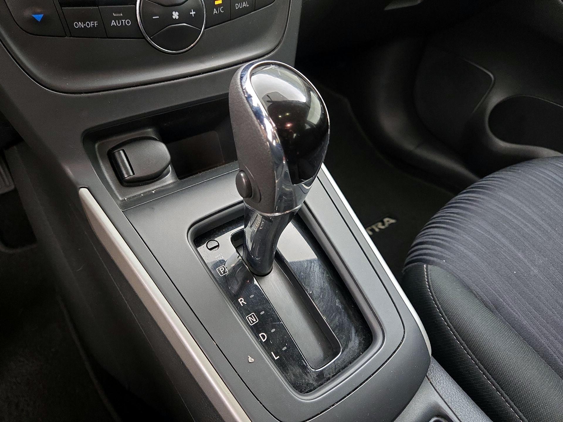 Thumbnail: 2019 Nissan Sentra - 17