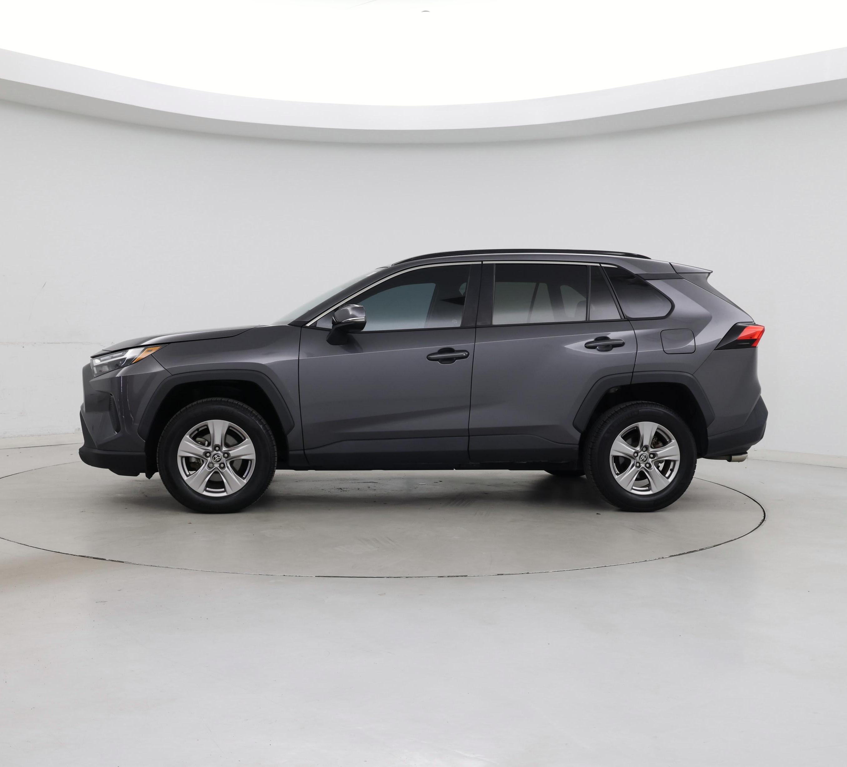 Thumbnail: 2022 Toyota RAV4 - 3