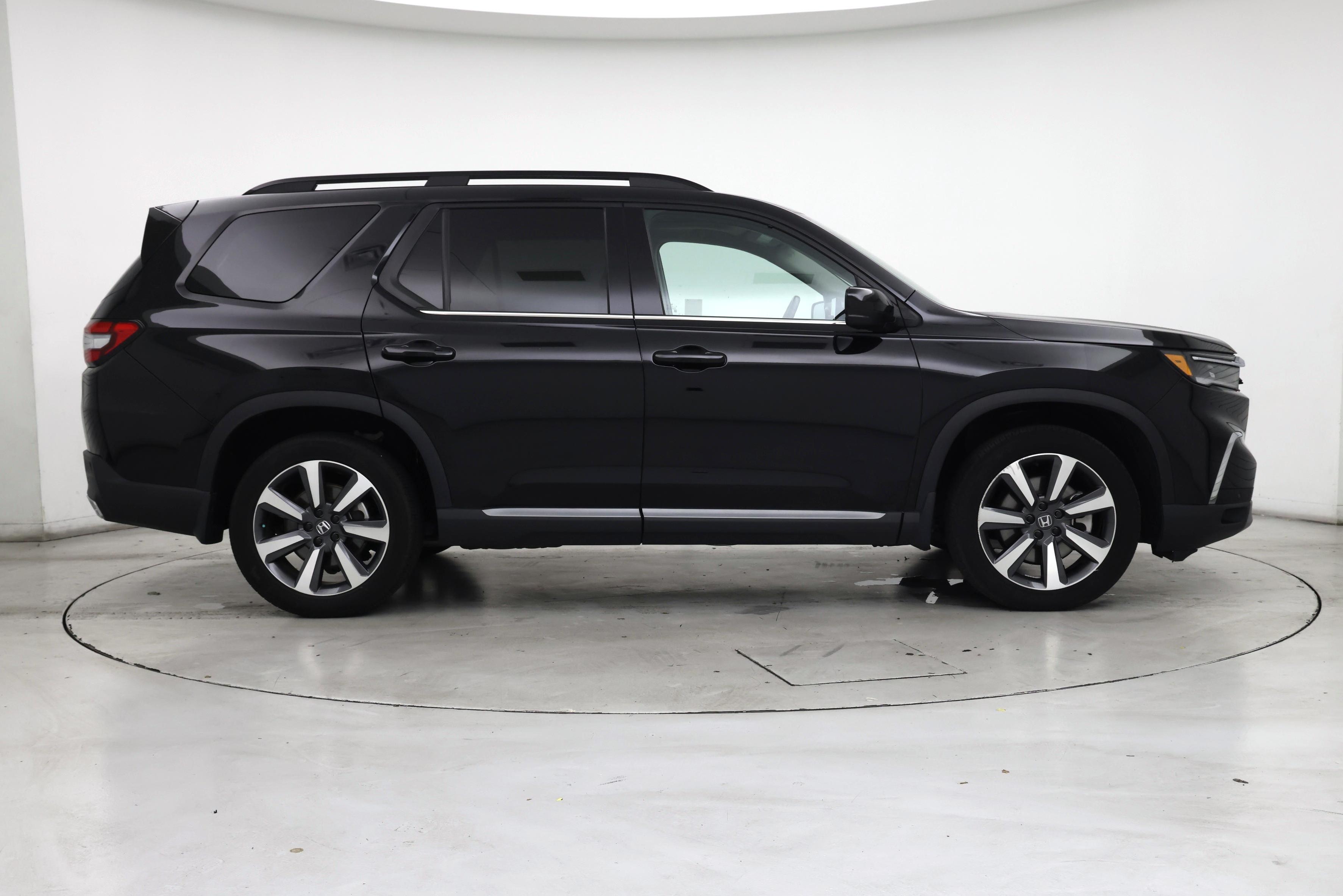 Thumbnail: 2023 Honda Pilot - 7