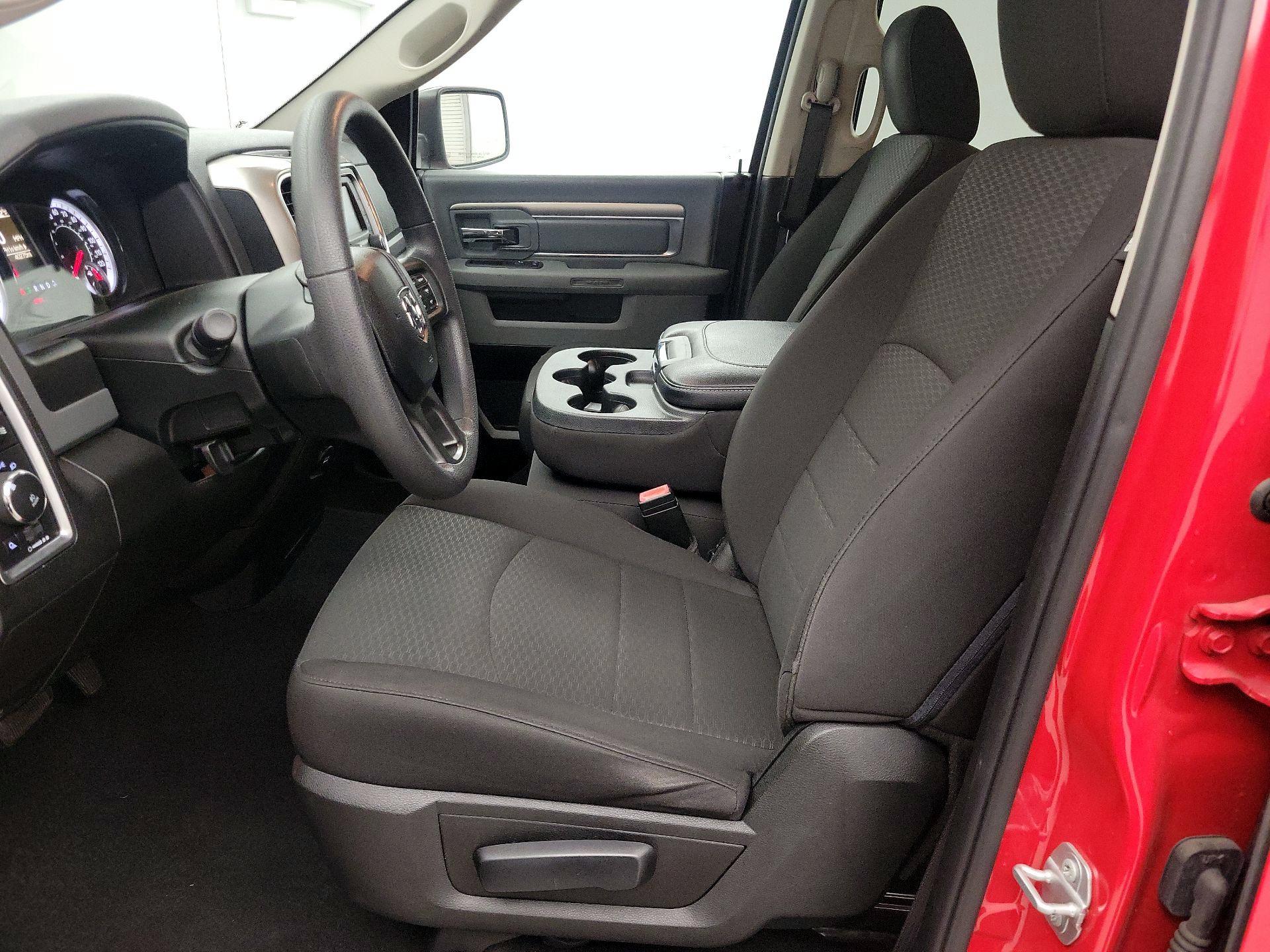 Thumbnail: 2020 RAM 1500 Classic - 11