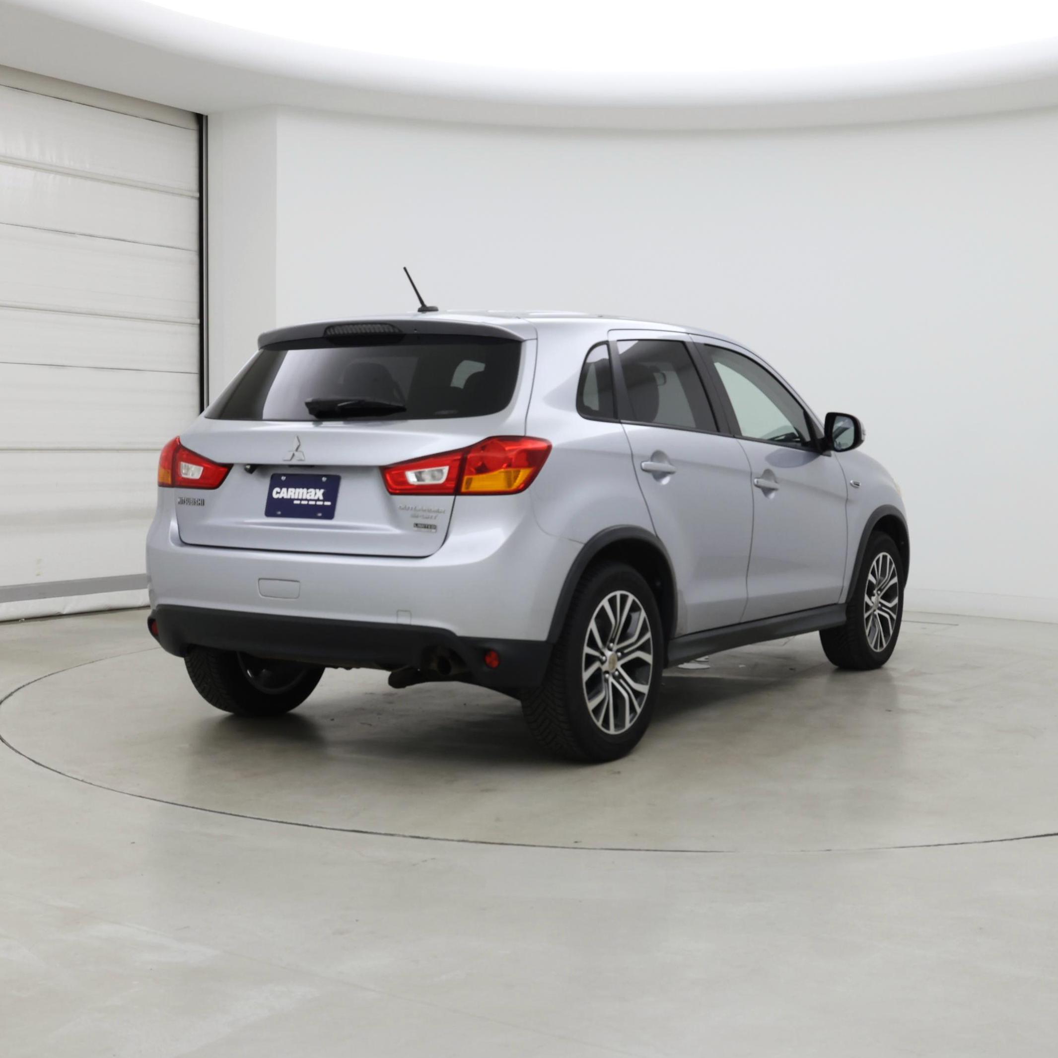 Thumbnail: 2016 Mitsubishi Outlander Sport - 8