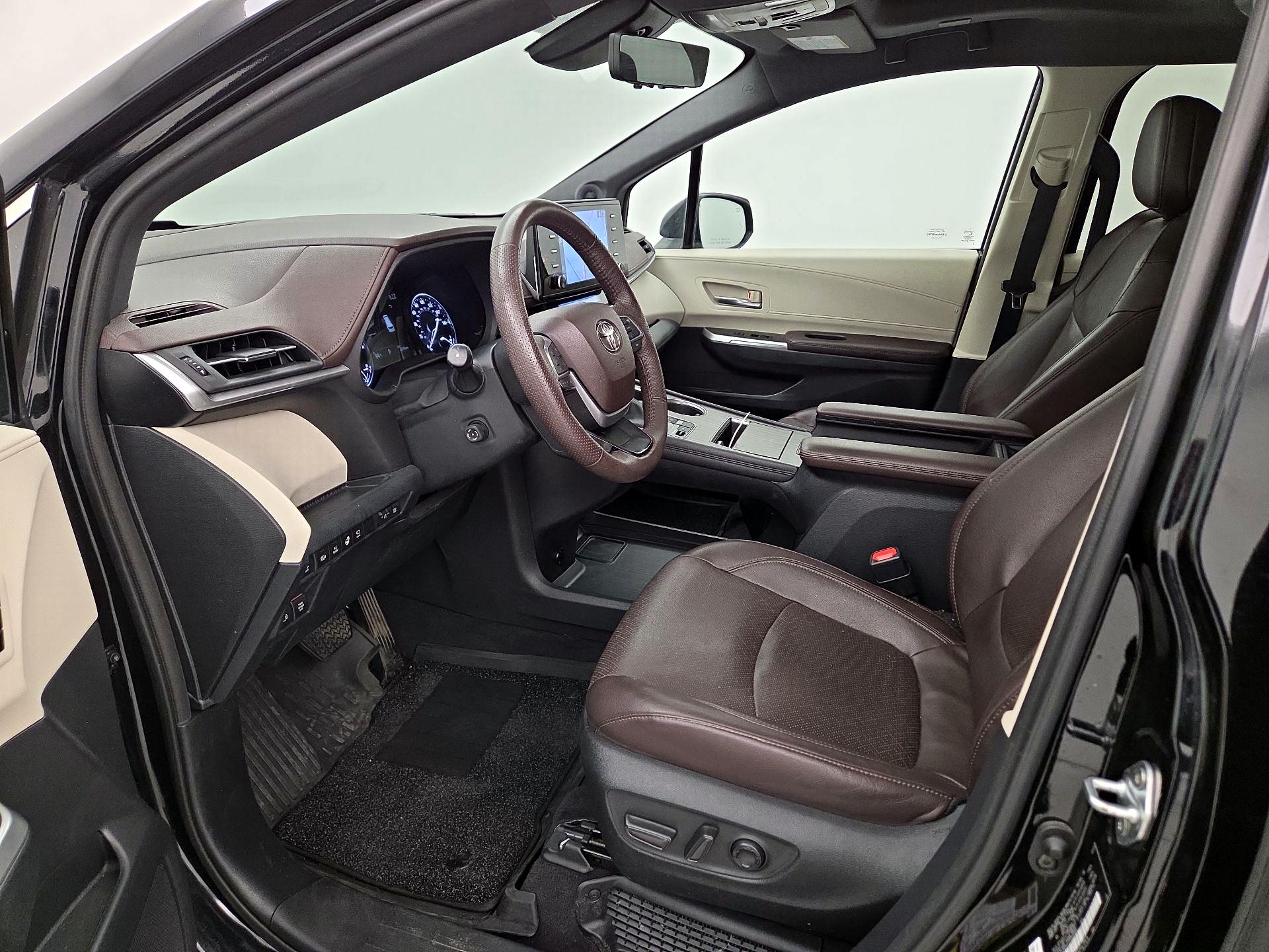 Thumbnail: 2023 Toyota Sienna - 11