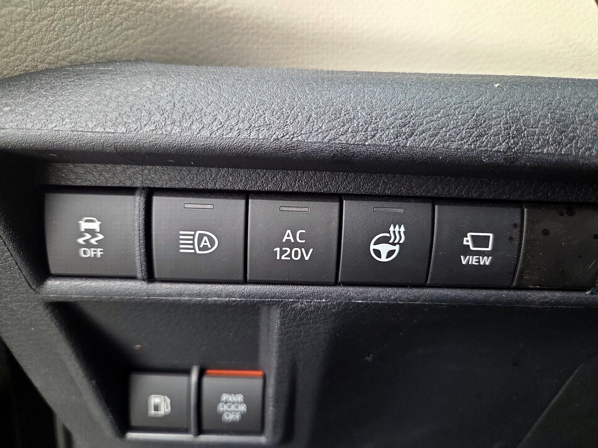 Thumbnail: 2023 Toyota Sienna - 13
