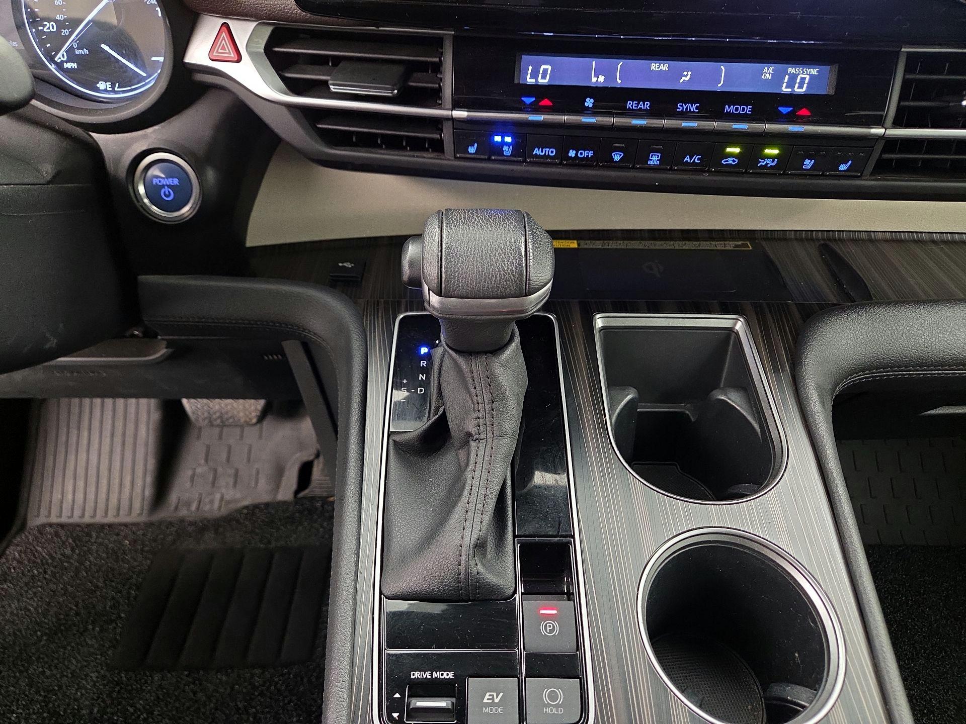 Thumbnail: 2023 Toyota Sienna - 18