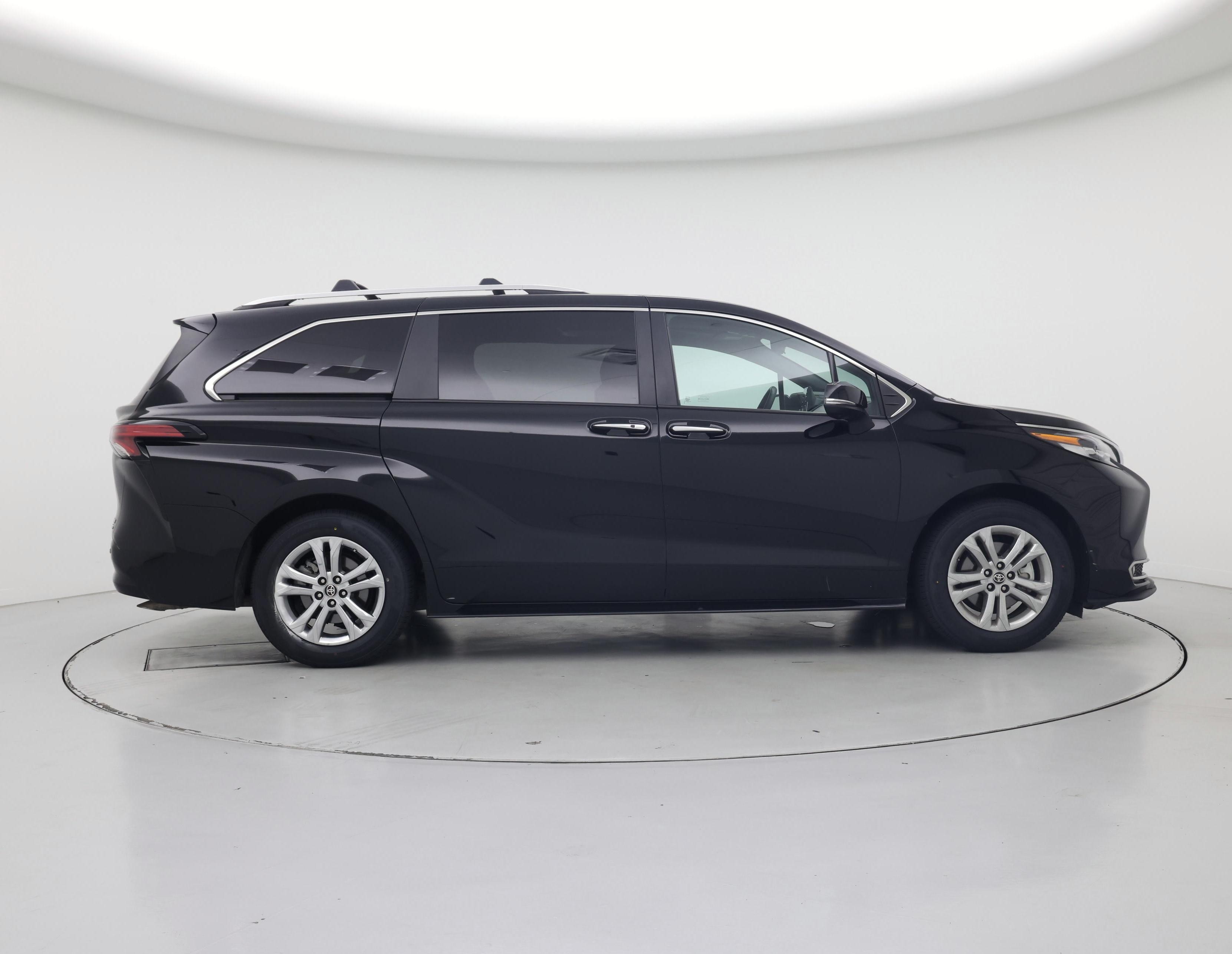 Thumbnail: 2023 Toyota Sienna - 7