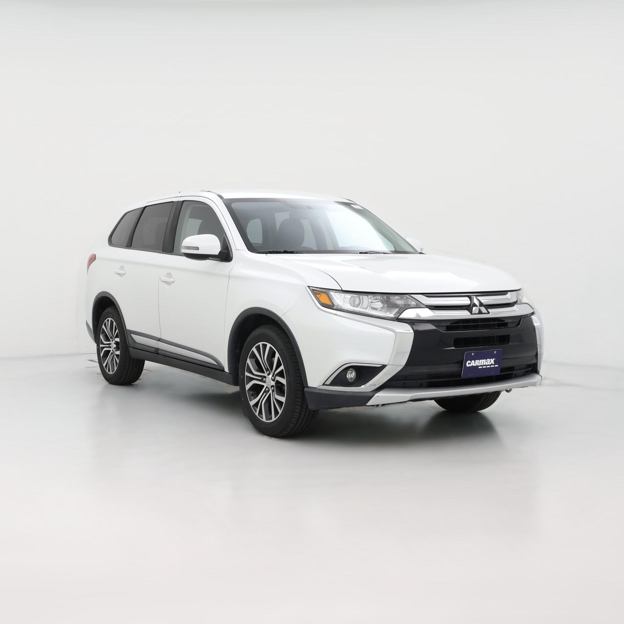 Thumbnail: 2016 Mitsubishi Outlander - 1