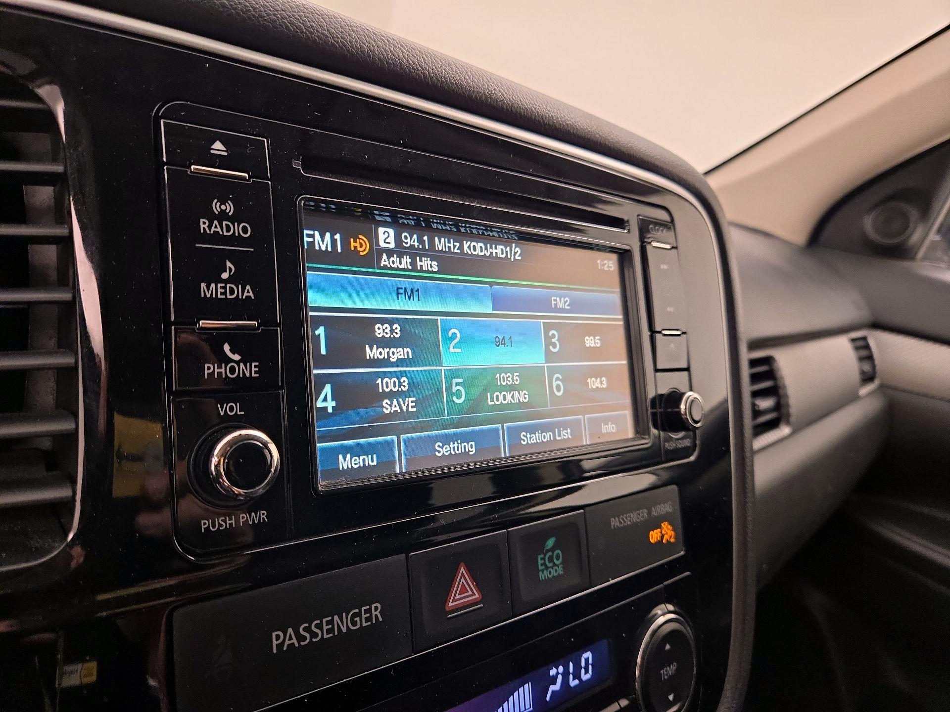 Thumbnail: 2016 Mitsubishi Outlander - 15