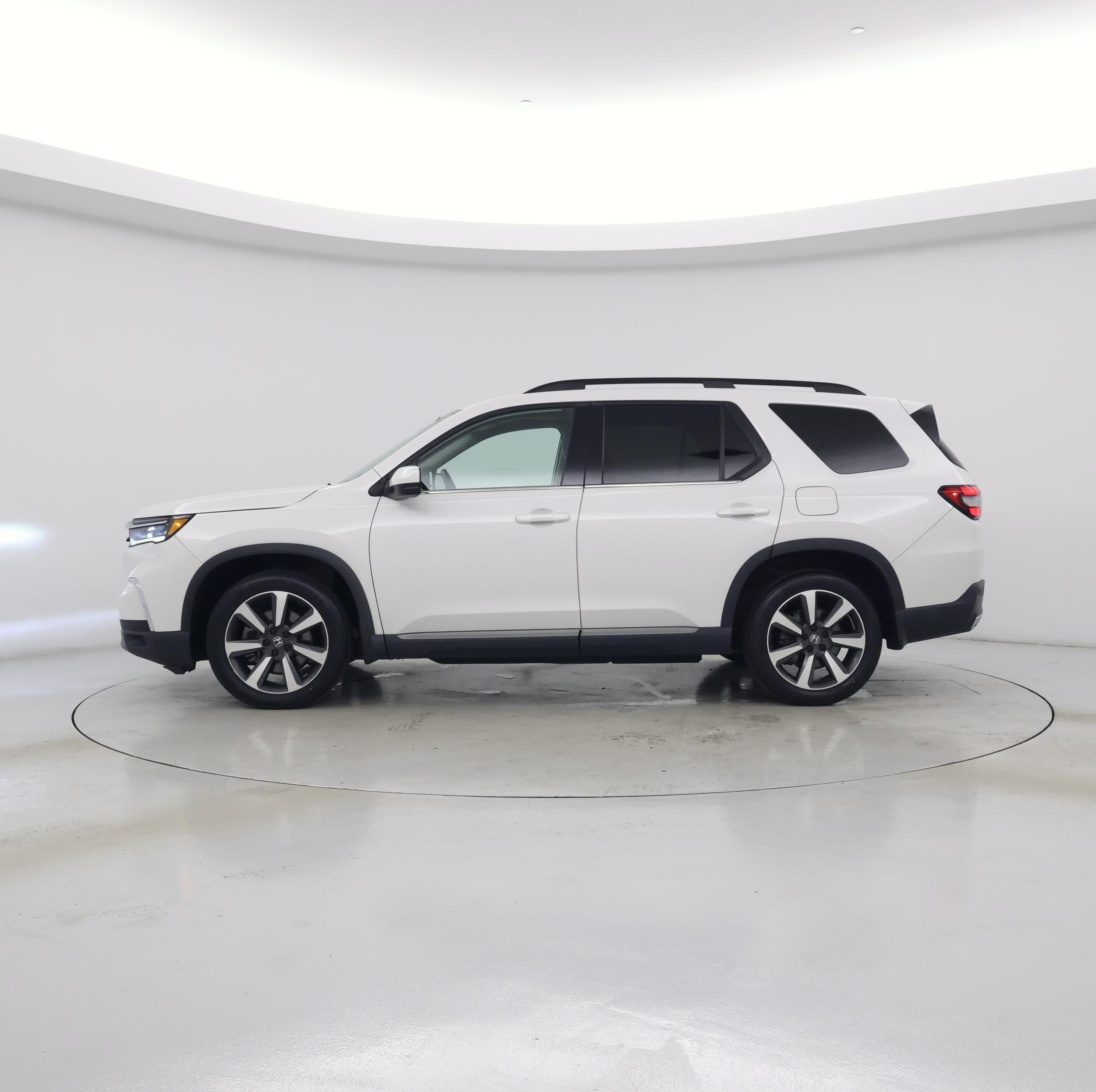 Thumbnail: 2023 Honda Pilot - 3