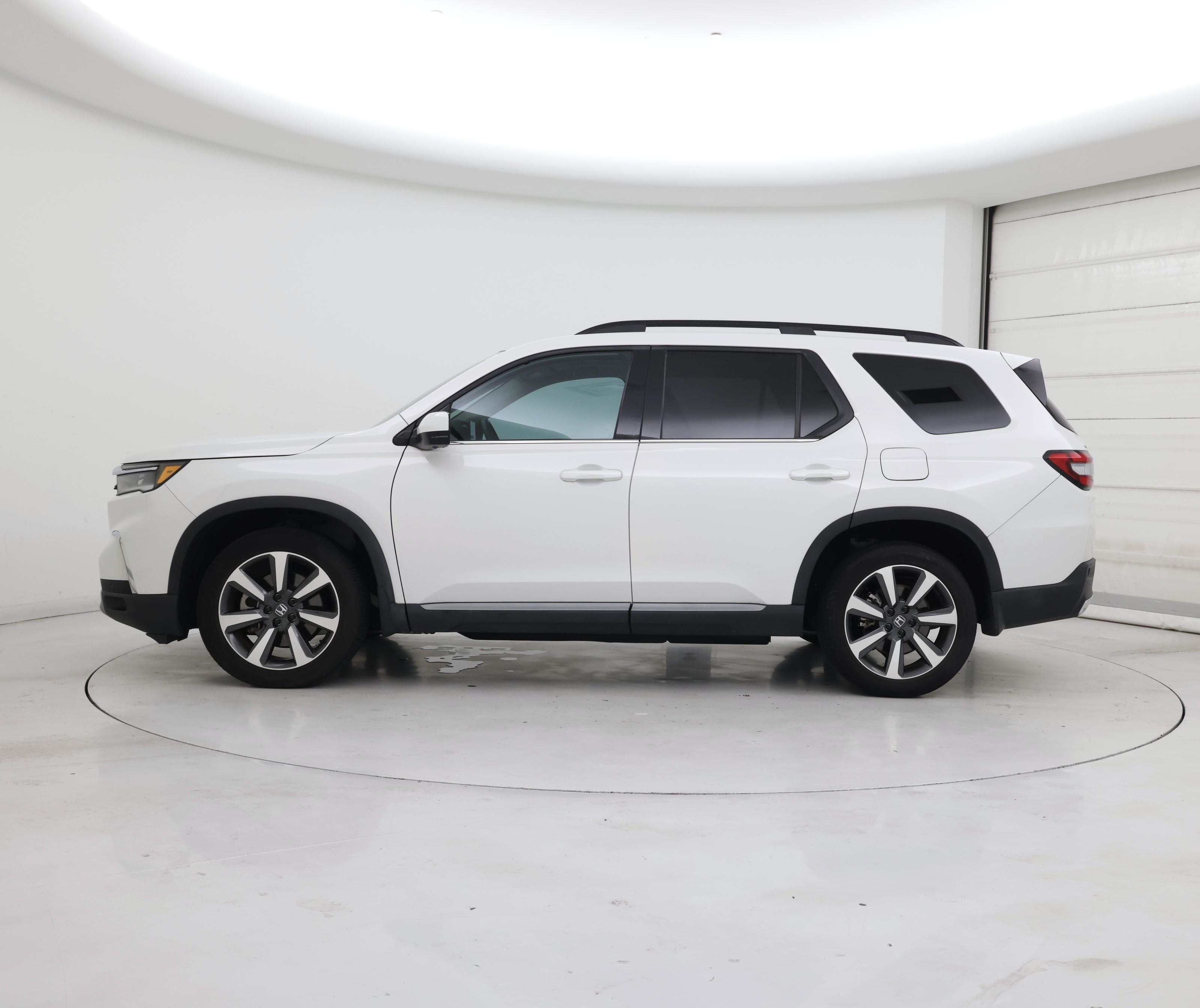 Thumbnail: 2023 Honda Pilot - 3