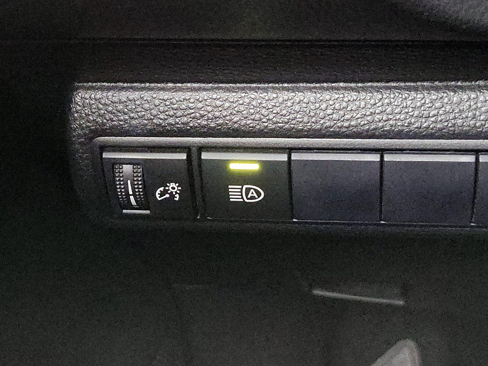 2020 Toyota Corolla SE - Photo 12