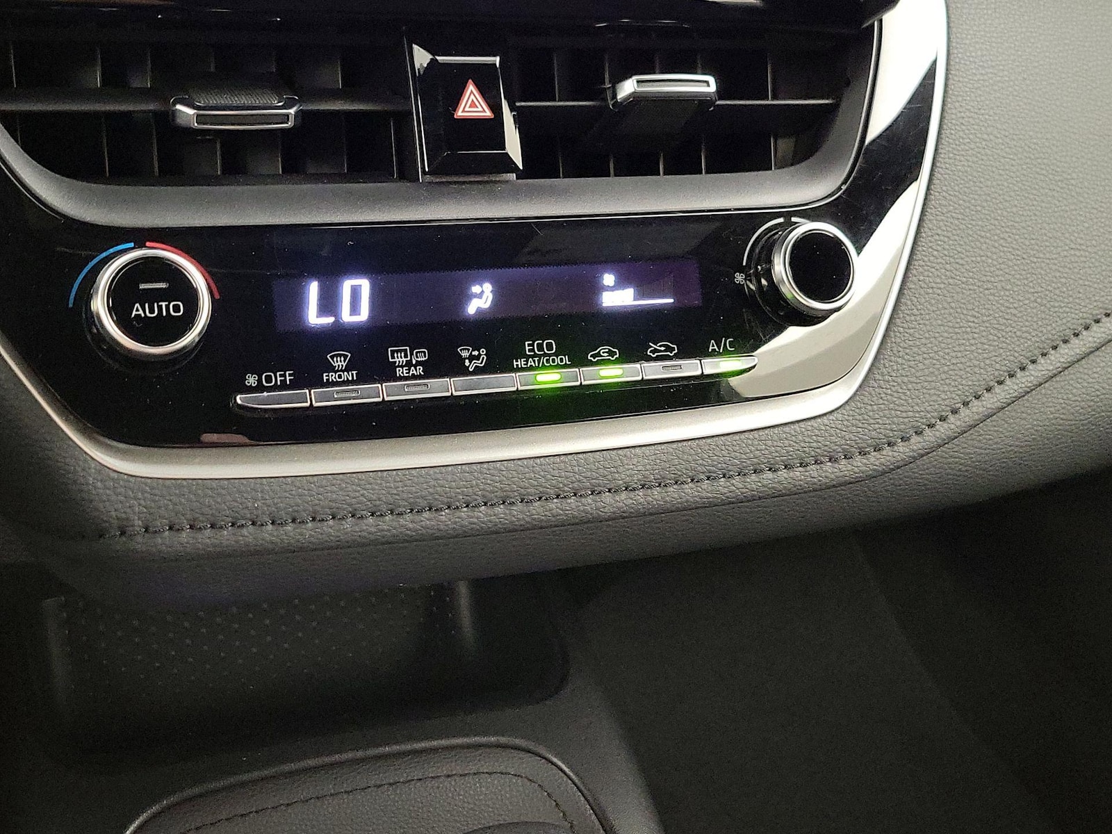2020 Toyota Corolla SE - Photo 15